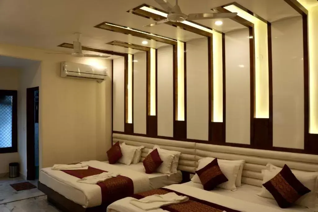 Family Suite in Hindustan by Backpackers Heaven Near New Delhi Railway Station Family Suite in Hindustan by Backpackers Heaven Near New Delhi Railway Station