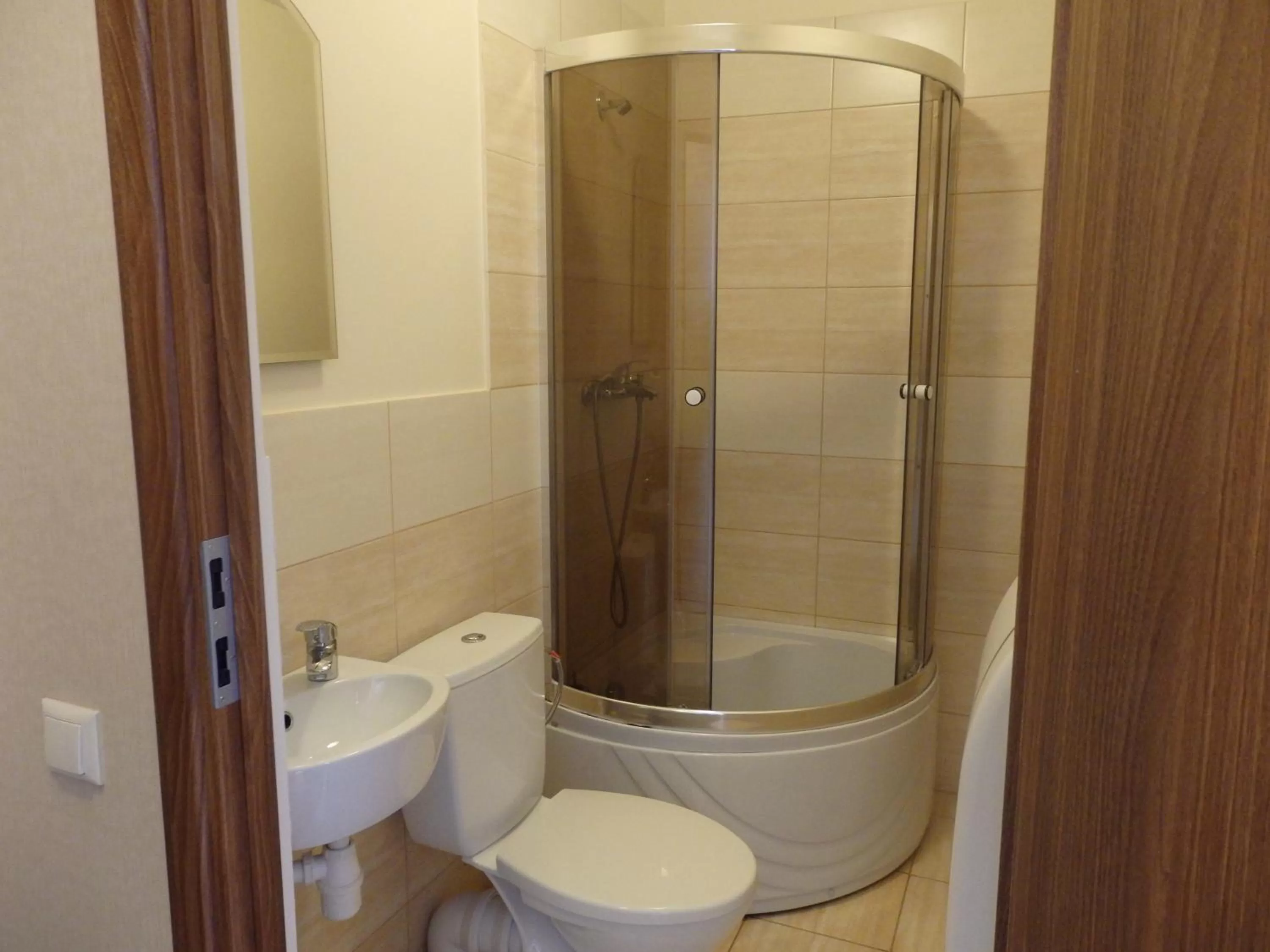 Bathroom in Happy Hotel