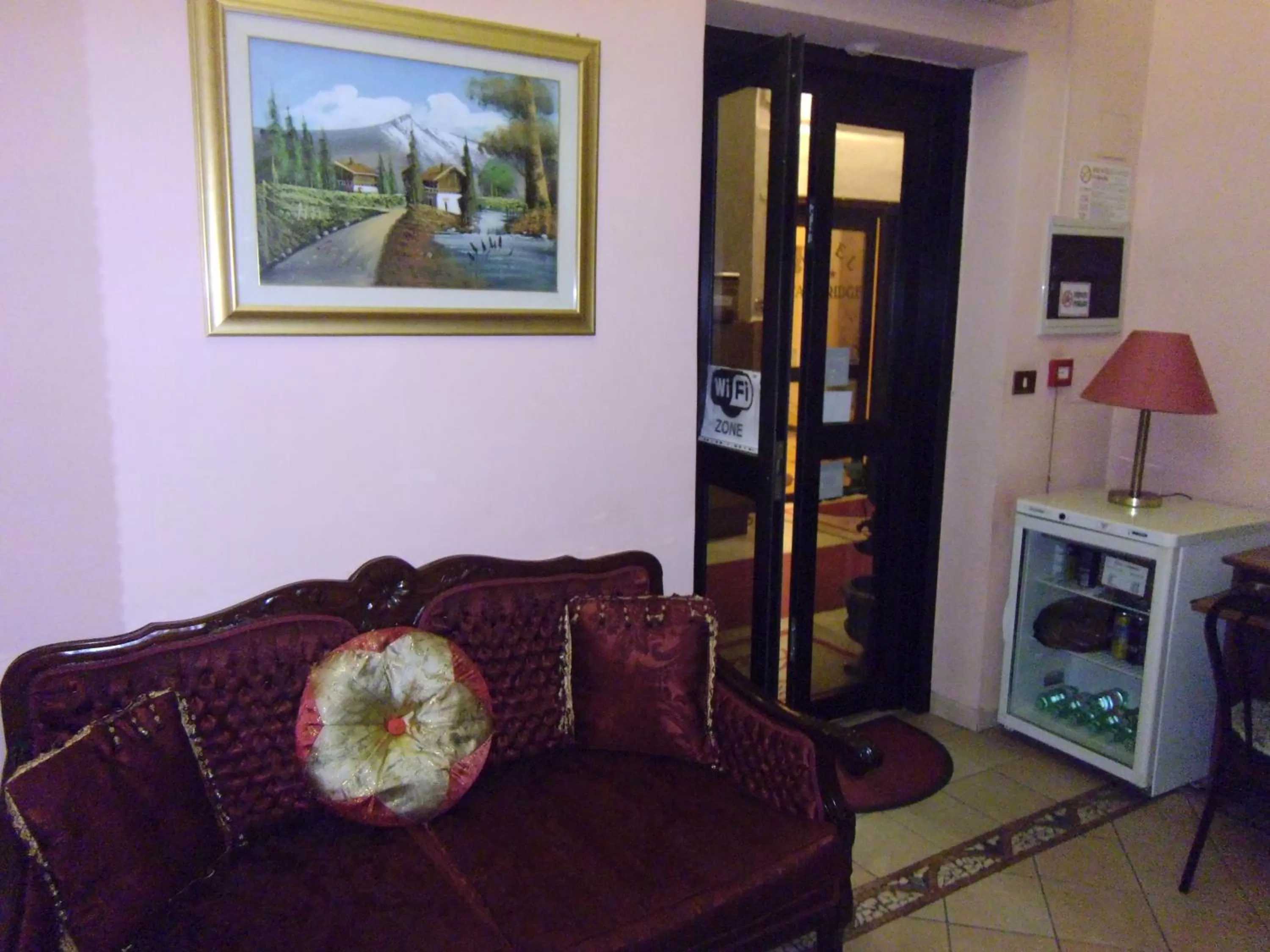 Lobby or reception in Cambridge Hotel