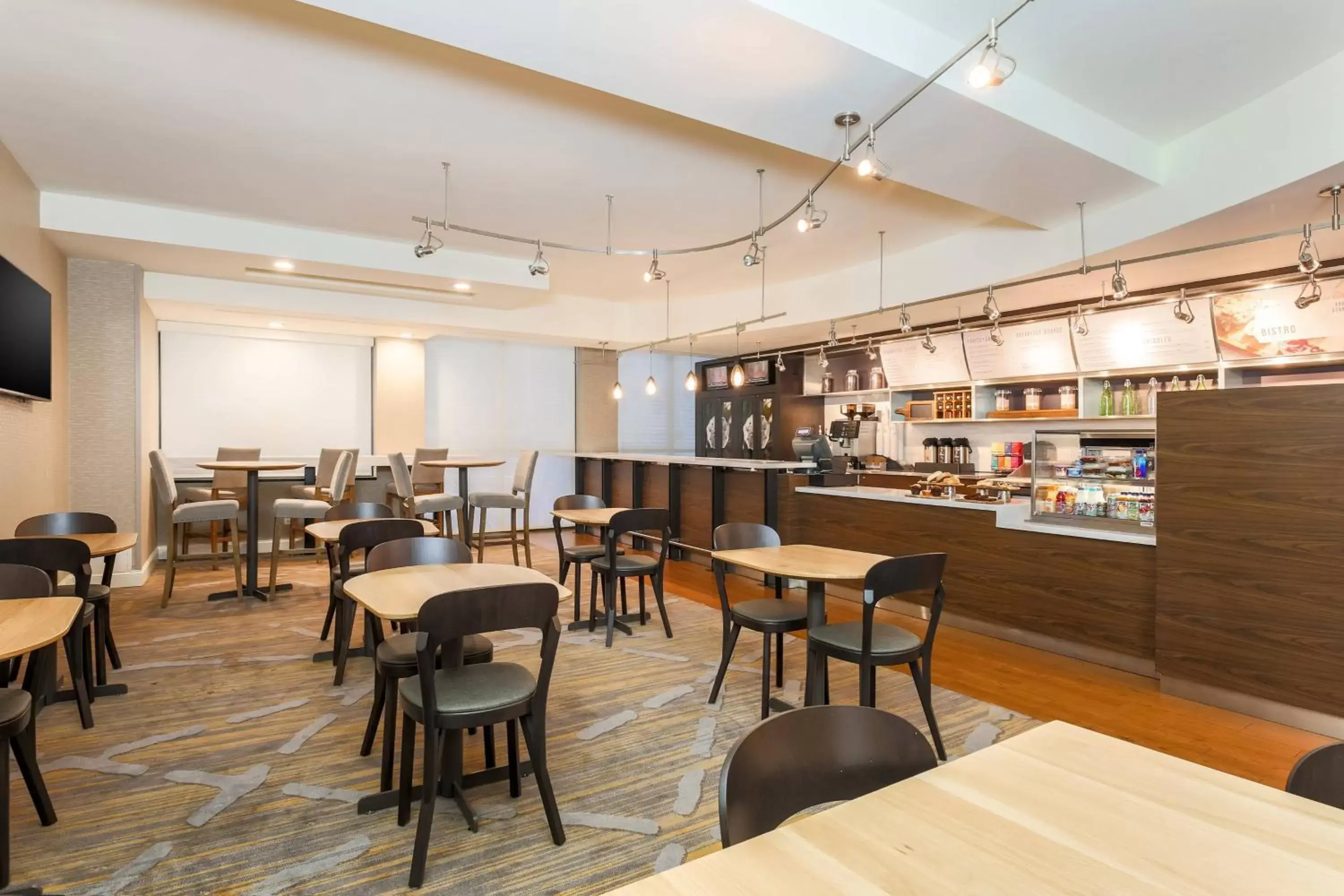 Breakfast, Restaurant/Places to Eat in Courtyard by Marriott Pittsburgh Downtown