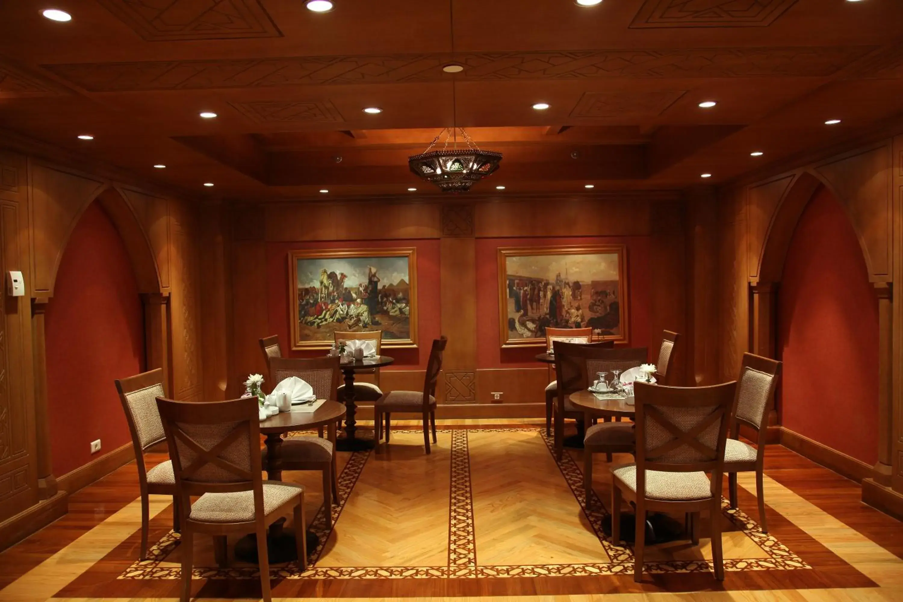 Restaurant/places to eat in Helnan Landmark Hotel Restaurant/places to eat in Helnan Landmark Hotel