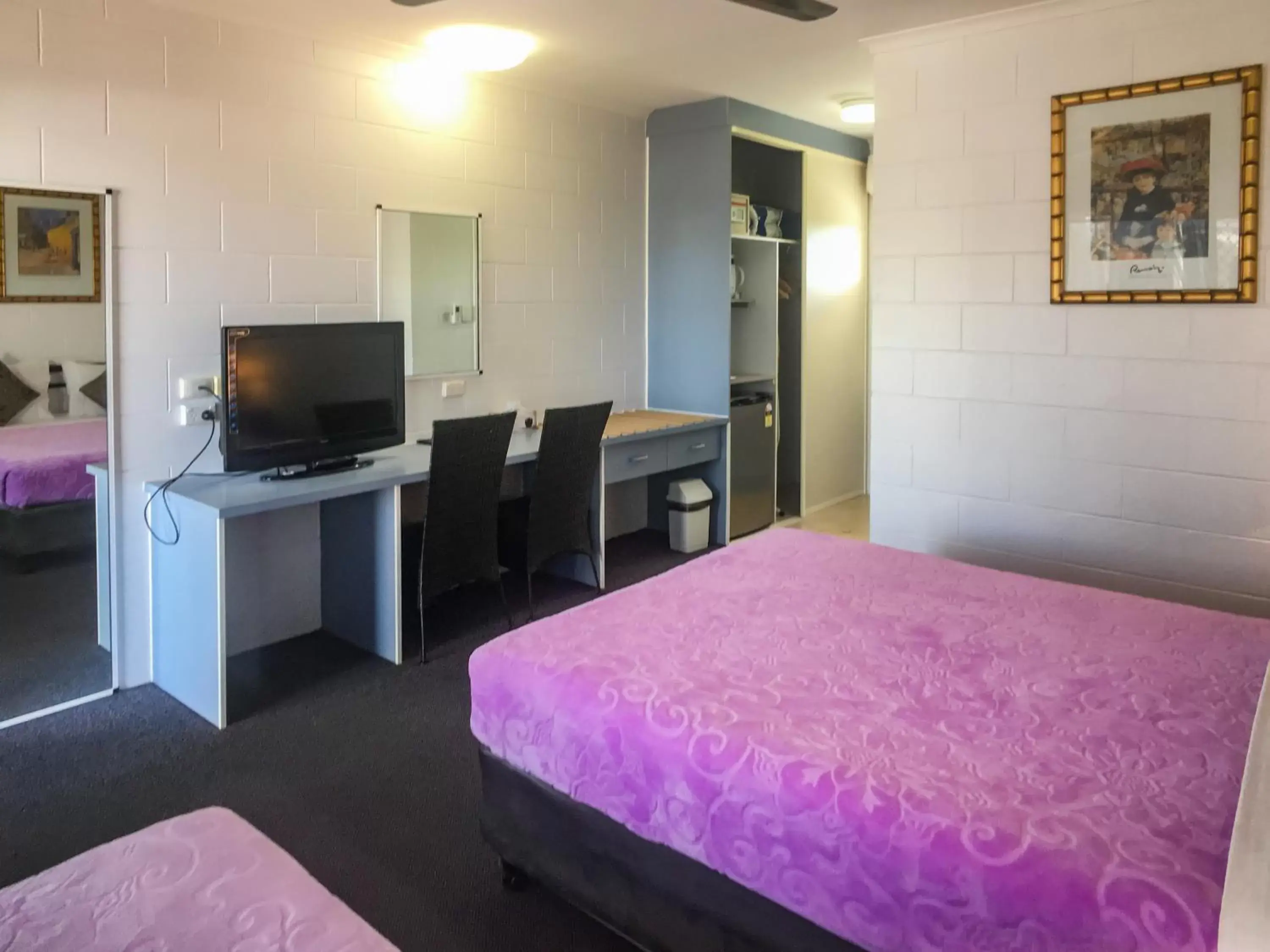 Bedroom, Bed in South Cairns Resort