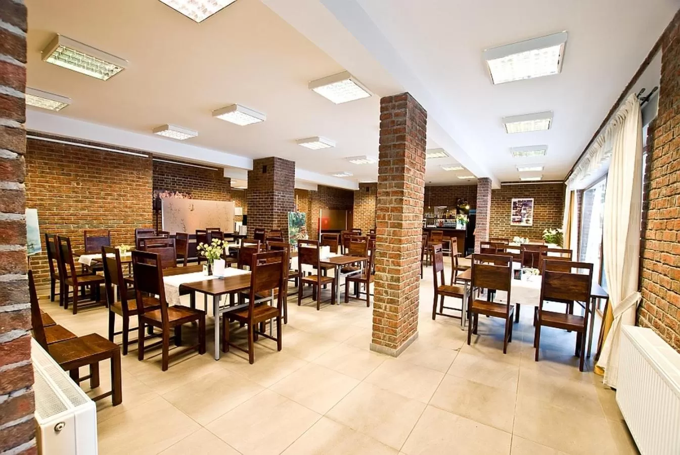 Restaurant/places to eat in Dom Pracy Twórczej