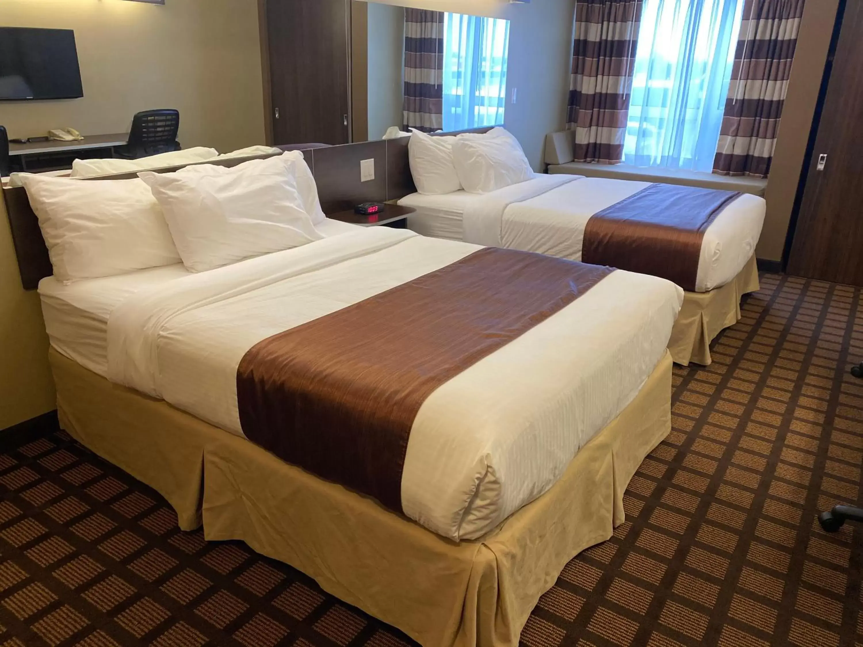 Bedroom, Bed in Microtel Inn & Suites by Wyndham - Timmins