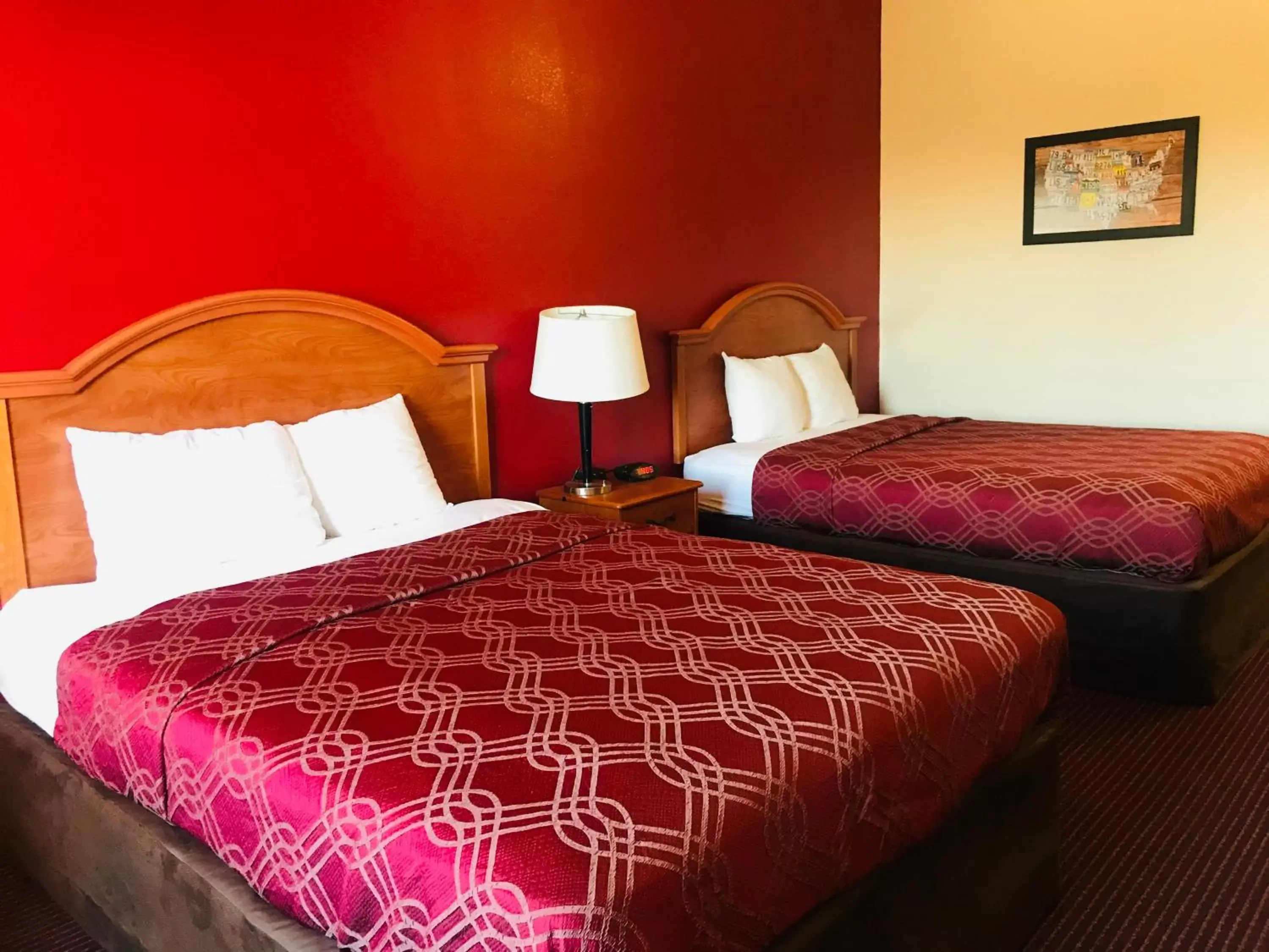 Bedroom in Econo Lodge Inn & Suites Beaumont