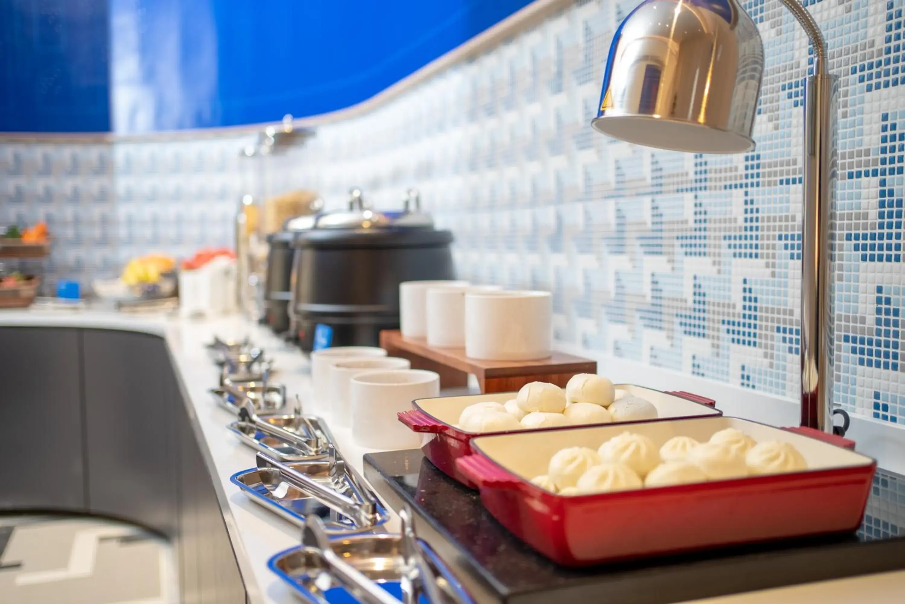 Breakfast, Kitchen/Kitchenette in Holiday Inn Express Nantong North Gateway, an IHG Hotel