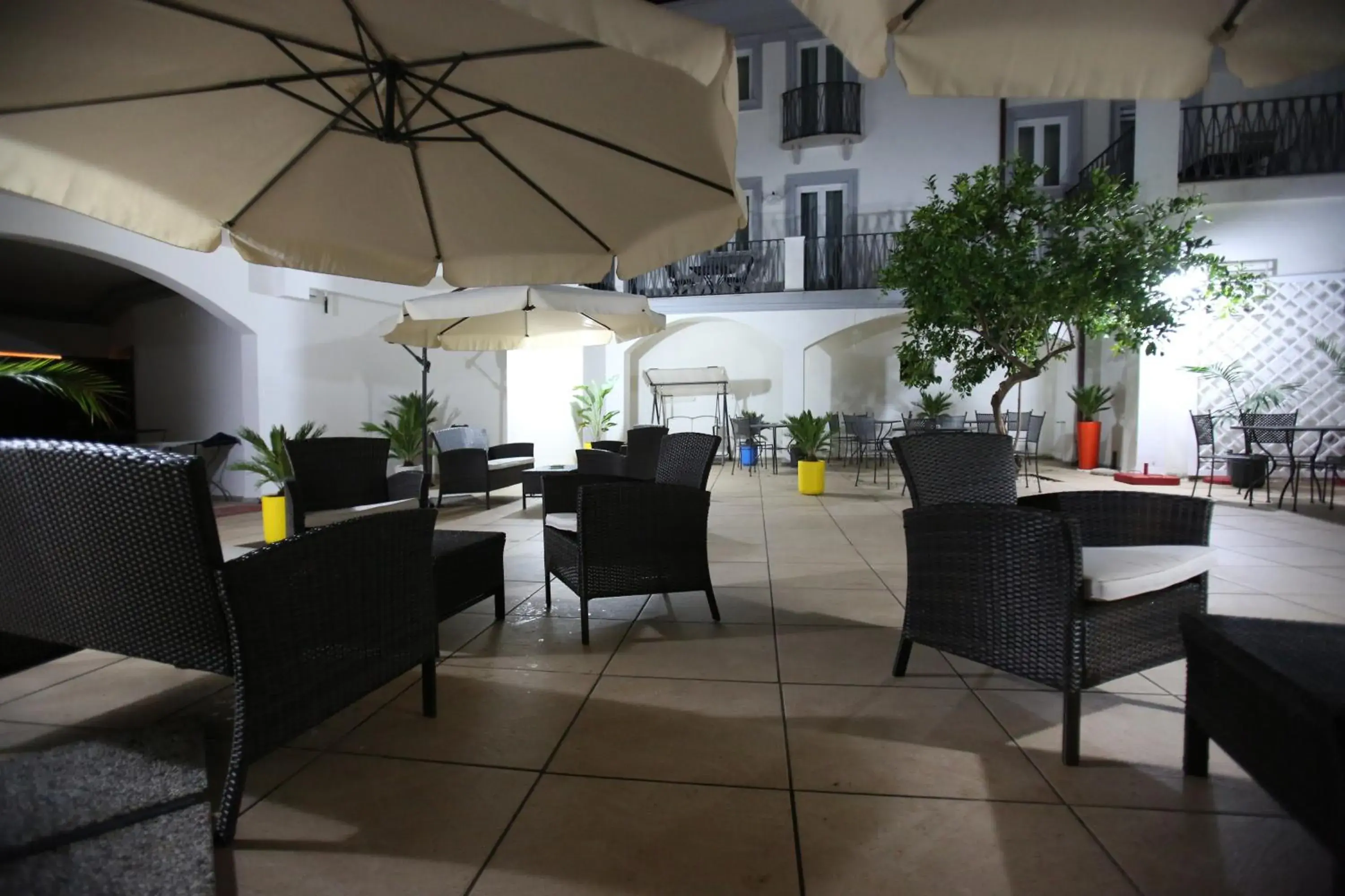 Patio, Restaurant/Places to Eat in Albergo Residenziale La Corte