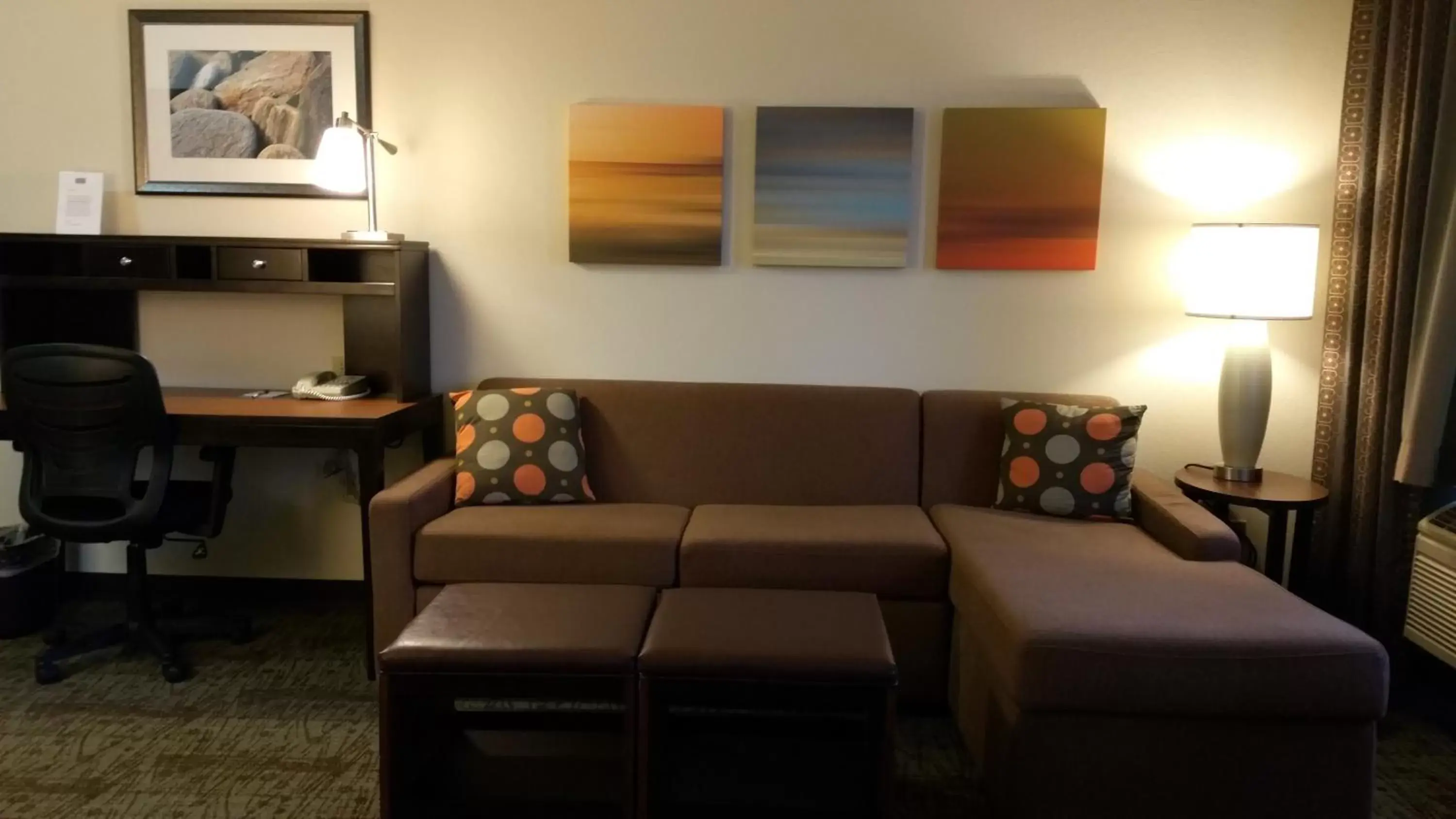 Living room, Seating Area in Staybridge Suites Chicago-Oakbrook Terrace, an IHG Hotel