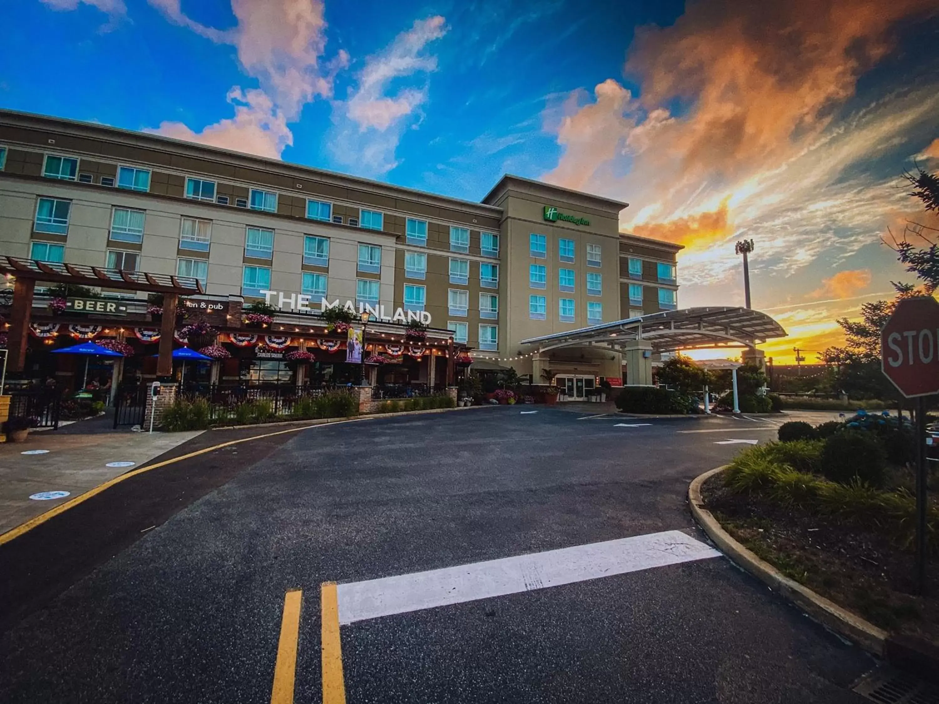 Property Building in Holiday Inn Manahawkin/Long Beach Island, an IHG Hotel