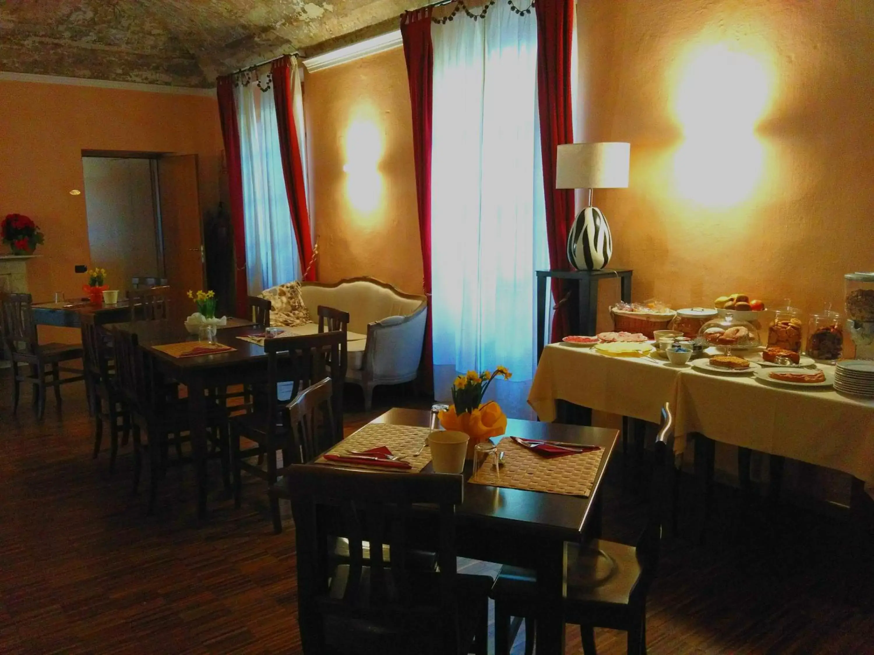 Communal lounge/ TV room, Restaurant/Places to Eat in Albergo San Lorenzo