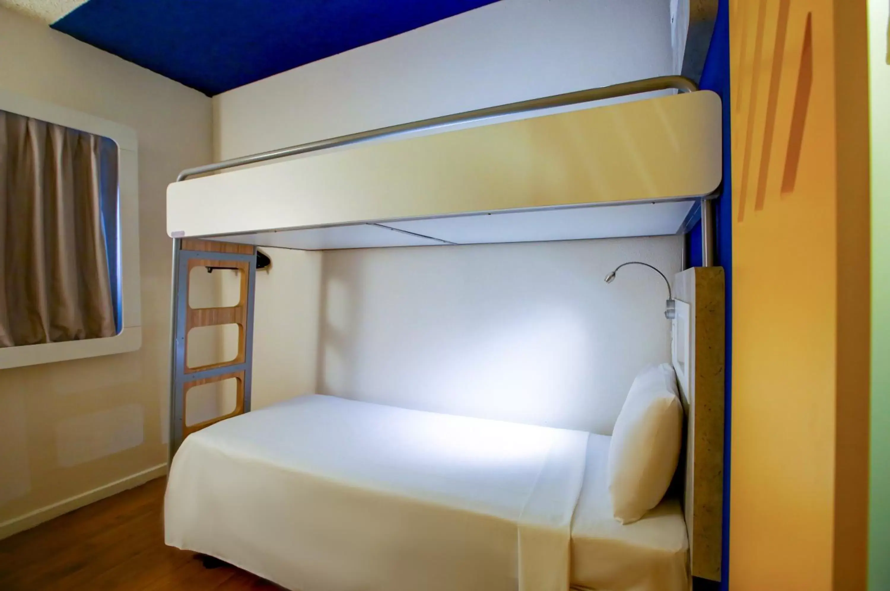 Bedroom, Bunk Bed in ibis budget Tambore