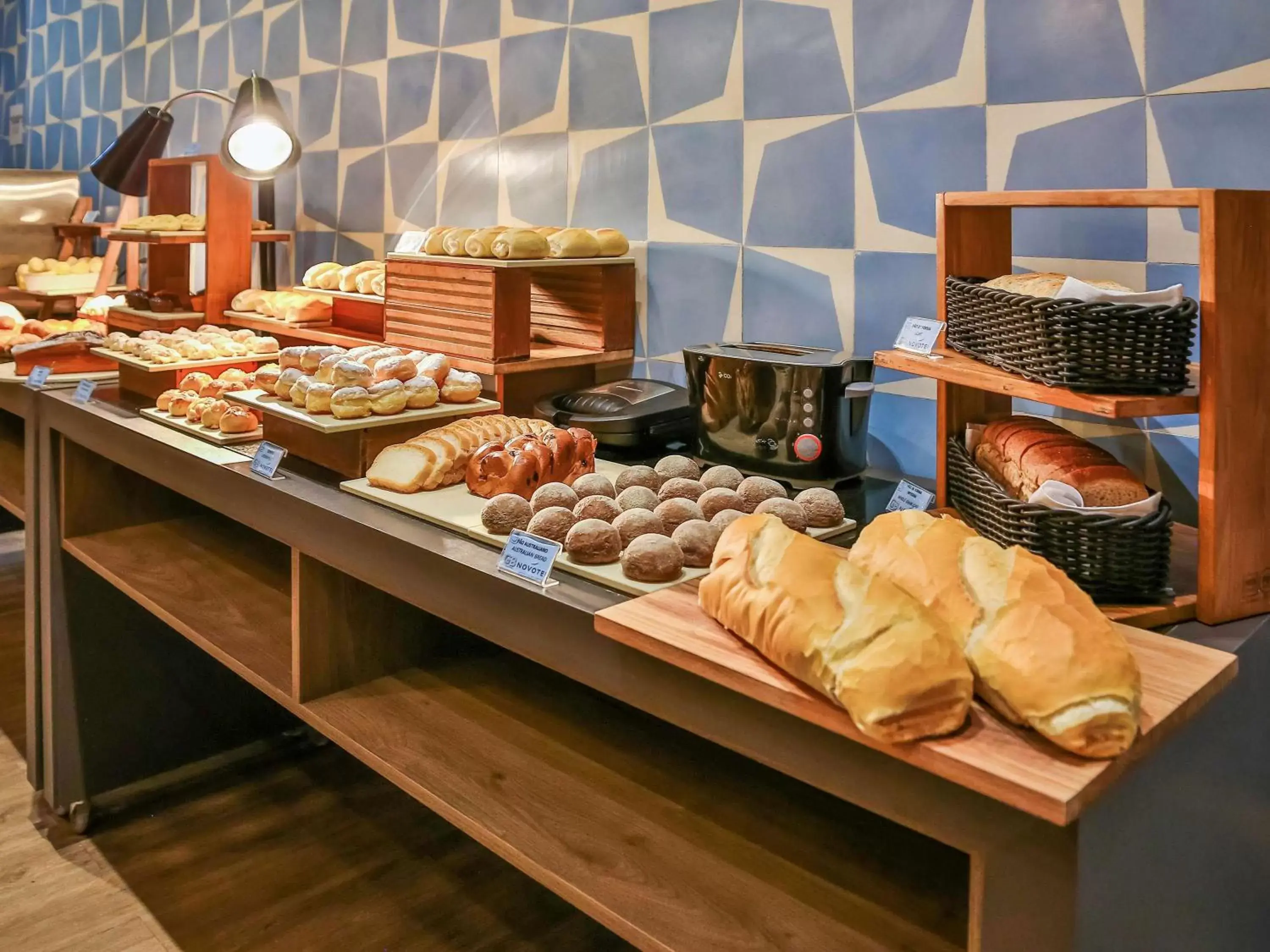 Restaurant/places to eat in Novotel Sorocaba Restaurant/places to eat in Novotel Sorocaba