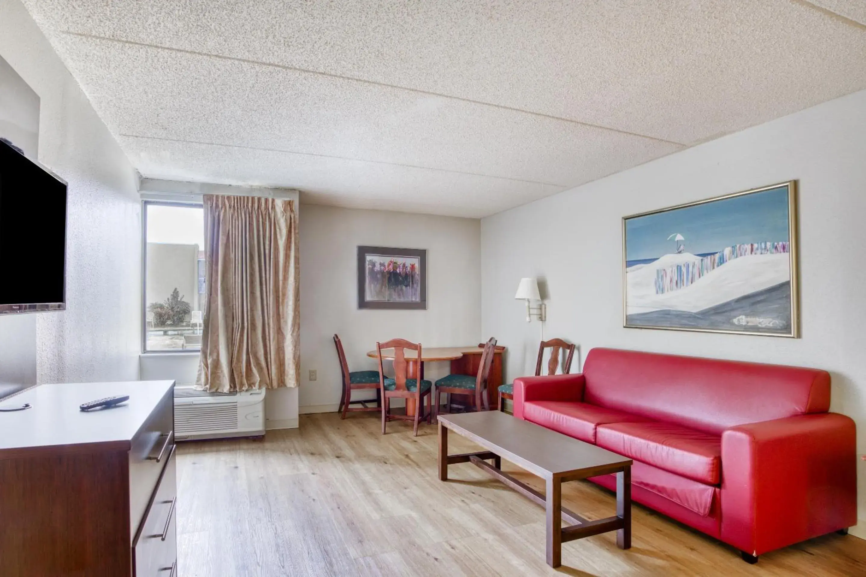 Bedroom, Seating Area in OYO Hotel Burlington South