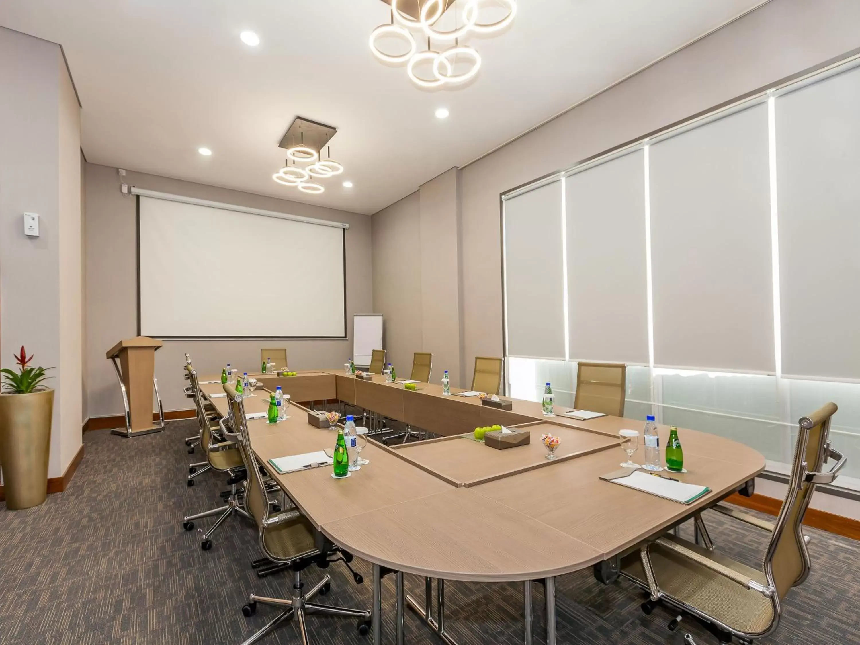 Business facilities in Flora Al Barsha Hotel At The Mall