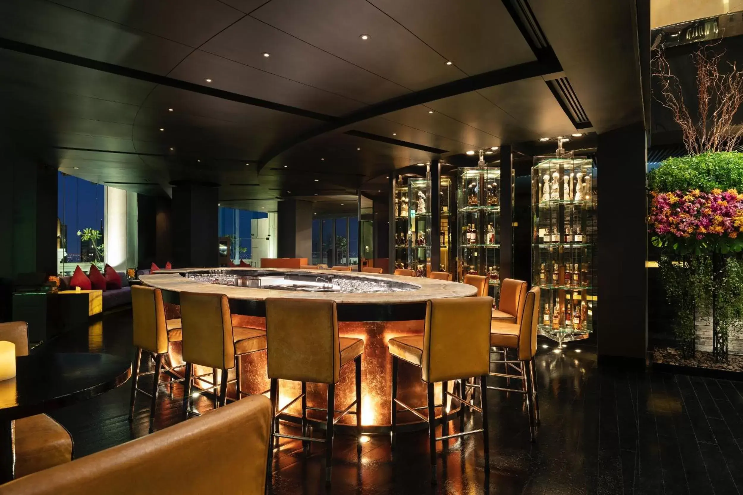 Lounge or bar, Restaurant/Places to Eat in Tower Club at lebua