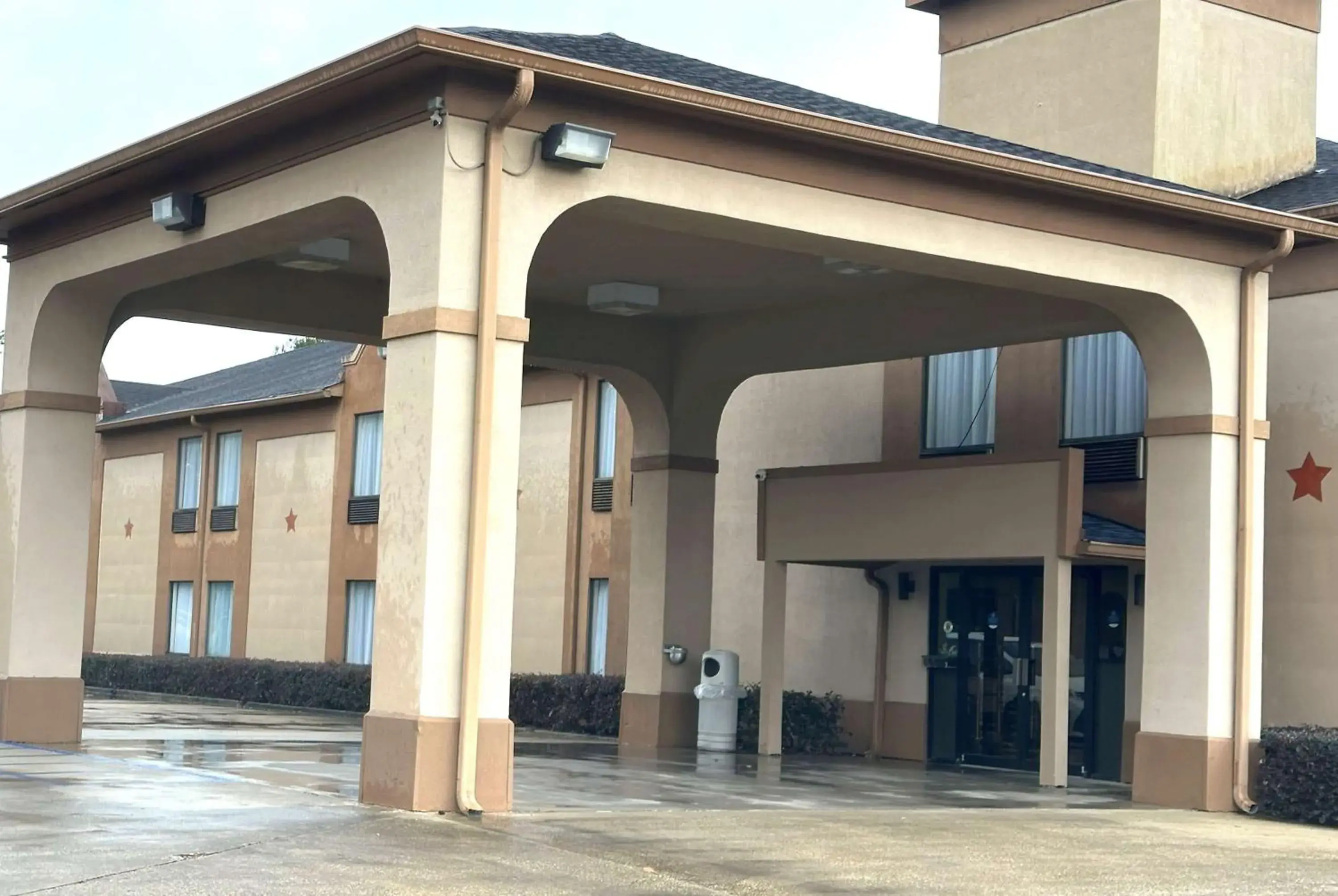 Property Building in Days Inn & Suites by Wyndham Eunice