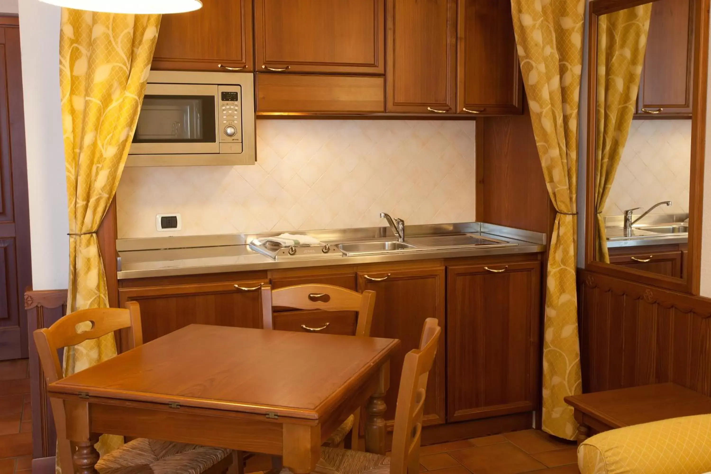 Kitchen or kitchenette, Kitchen/Kitchenette in Residence Le Grand Chalet