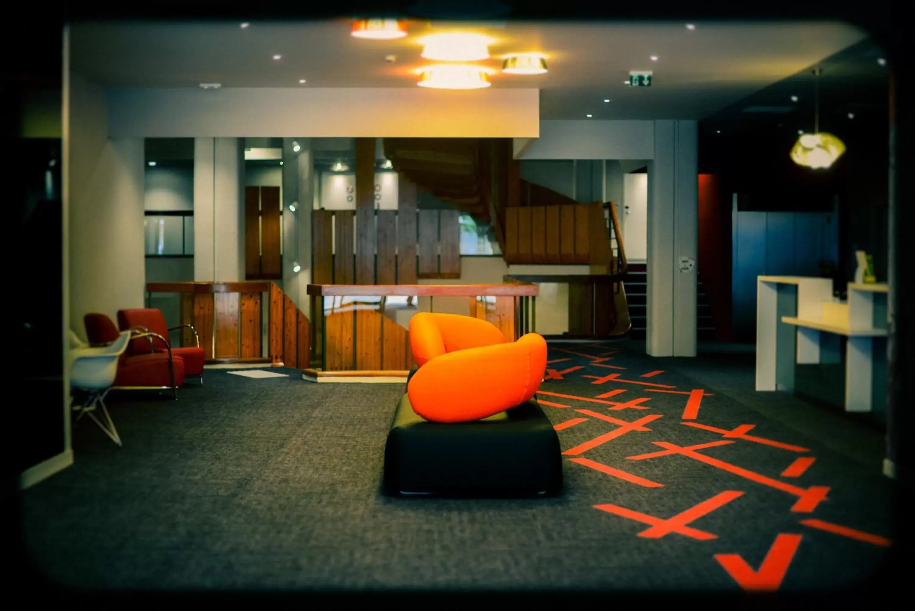 Lobby or reception in ibis Styles Poitiers Centre