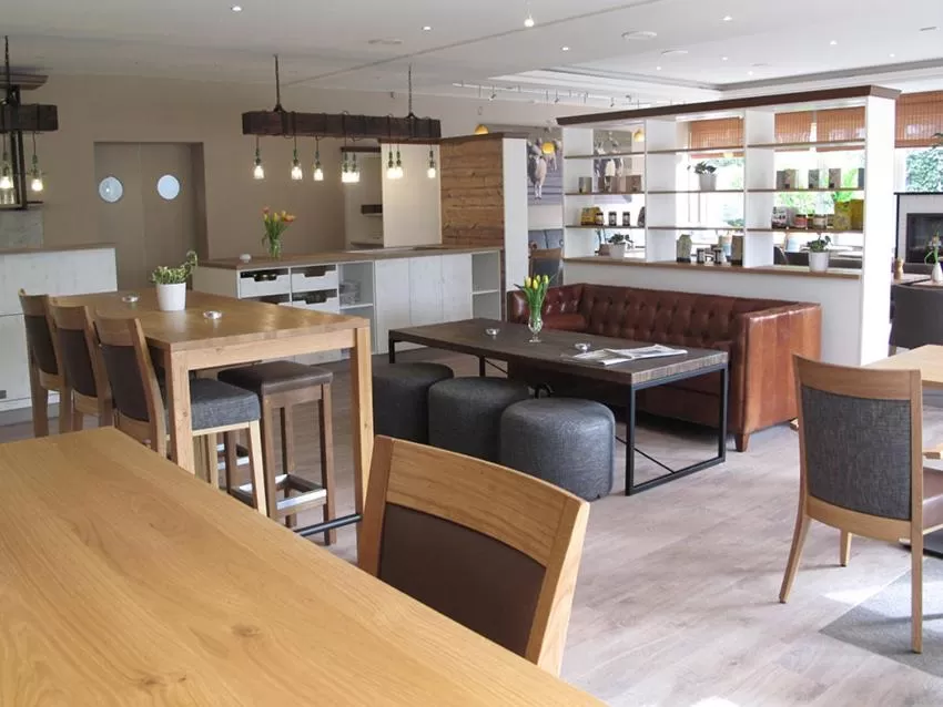 Restaurant/places to eat in BE BIO Hotel be active - Nähe historischer Hafen