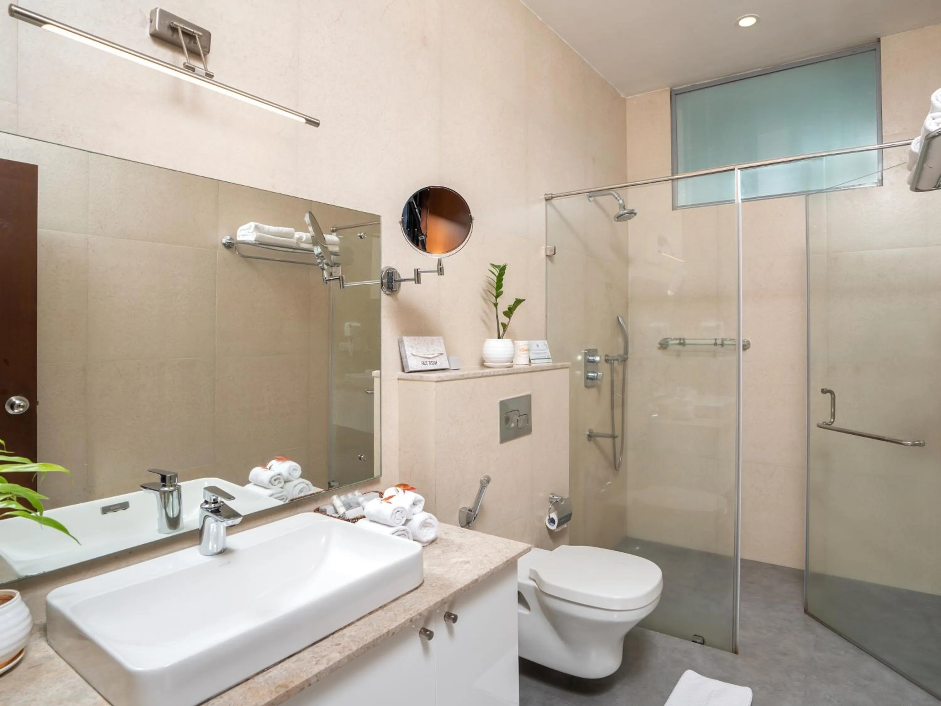 Shower in Ragamaya Resort & Spa Munnar