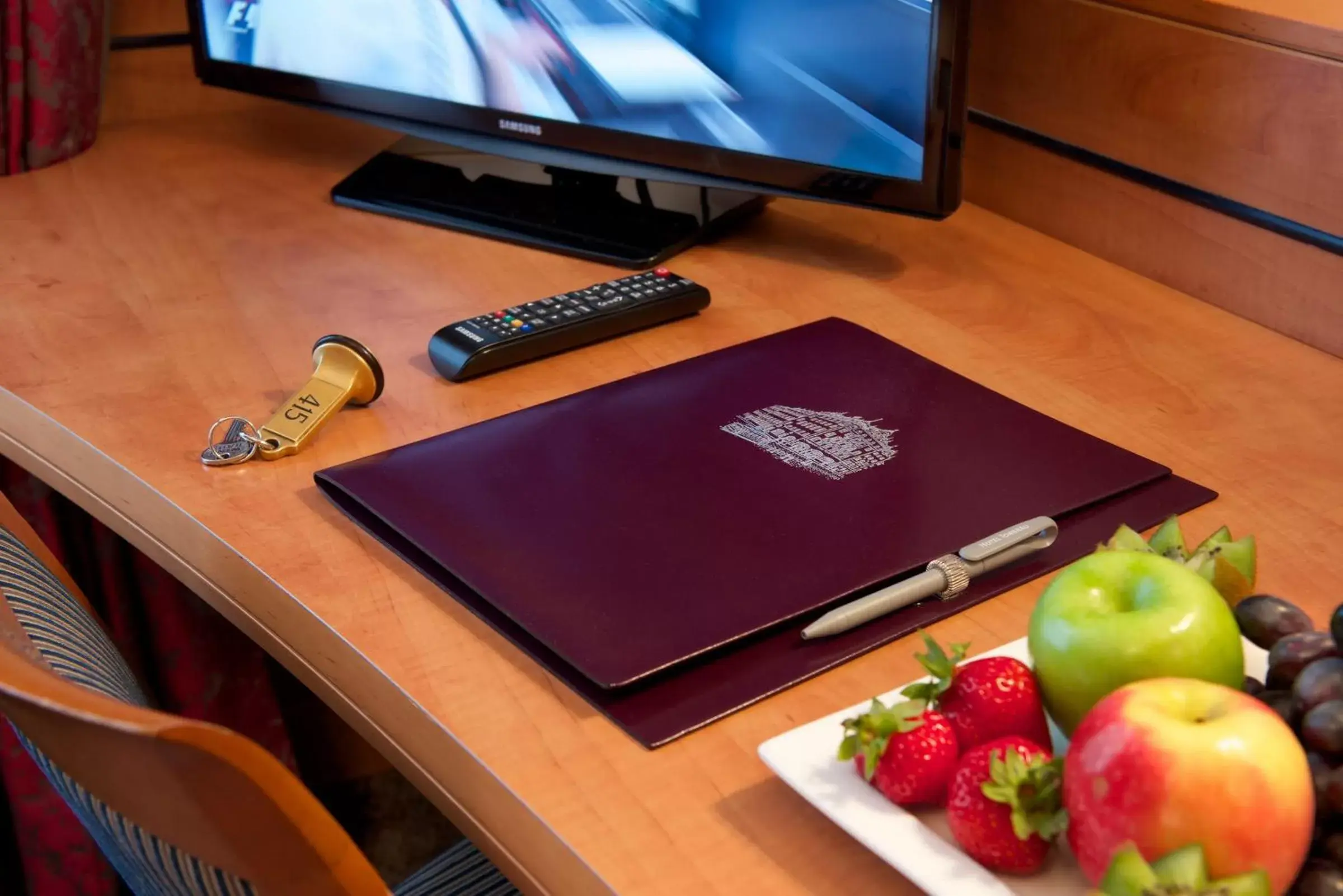 TV and multimedia, TV/Entertainment Center in Hotel Torbräu