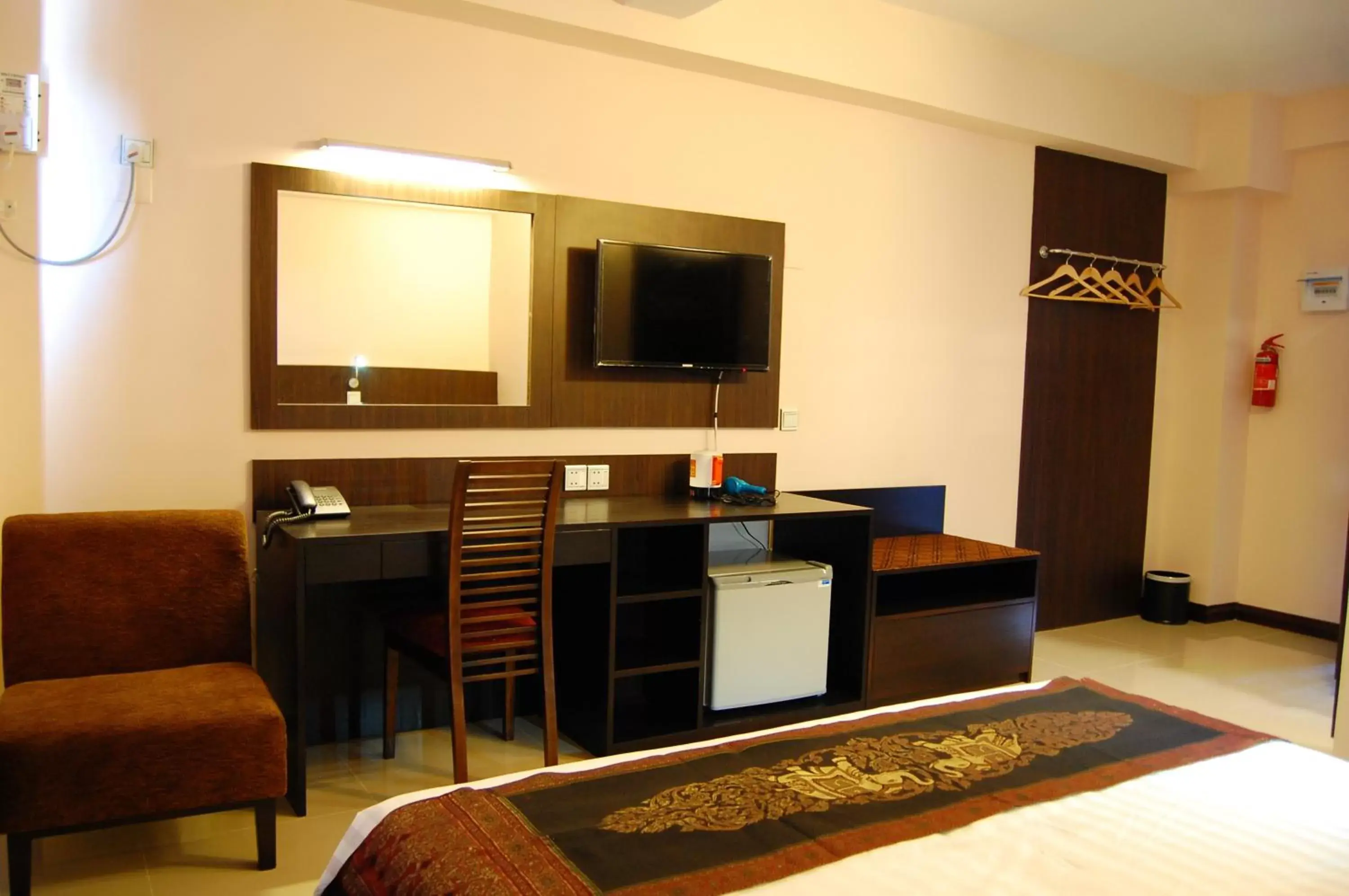 Photo of the whole room, TV/Entertainment Center in Hotel Yankin
