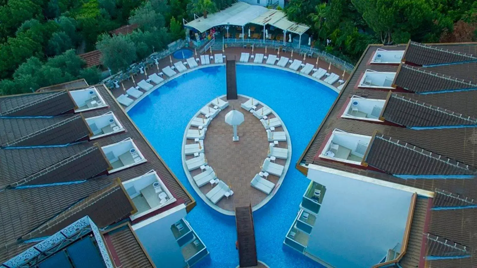 Photo of the whole room, Pool View in Ocean Blue High Class Hotel & SPA