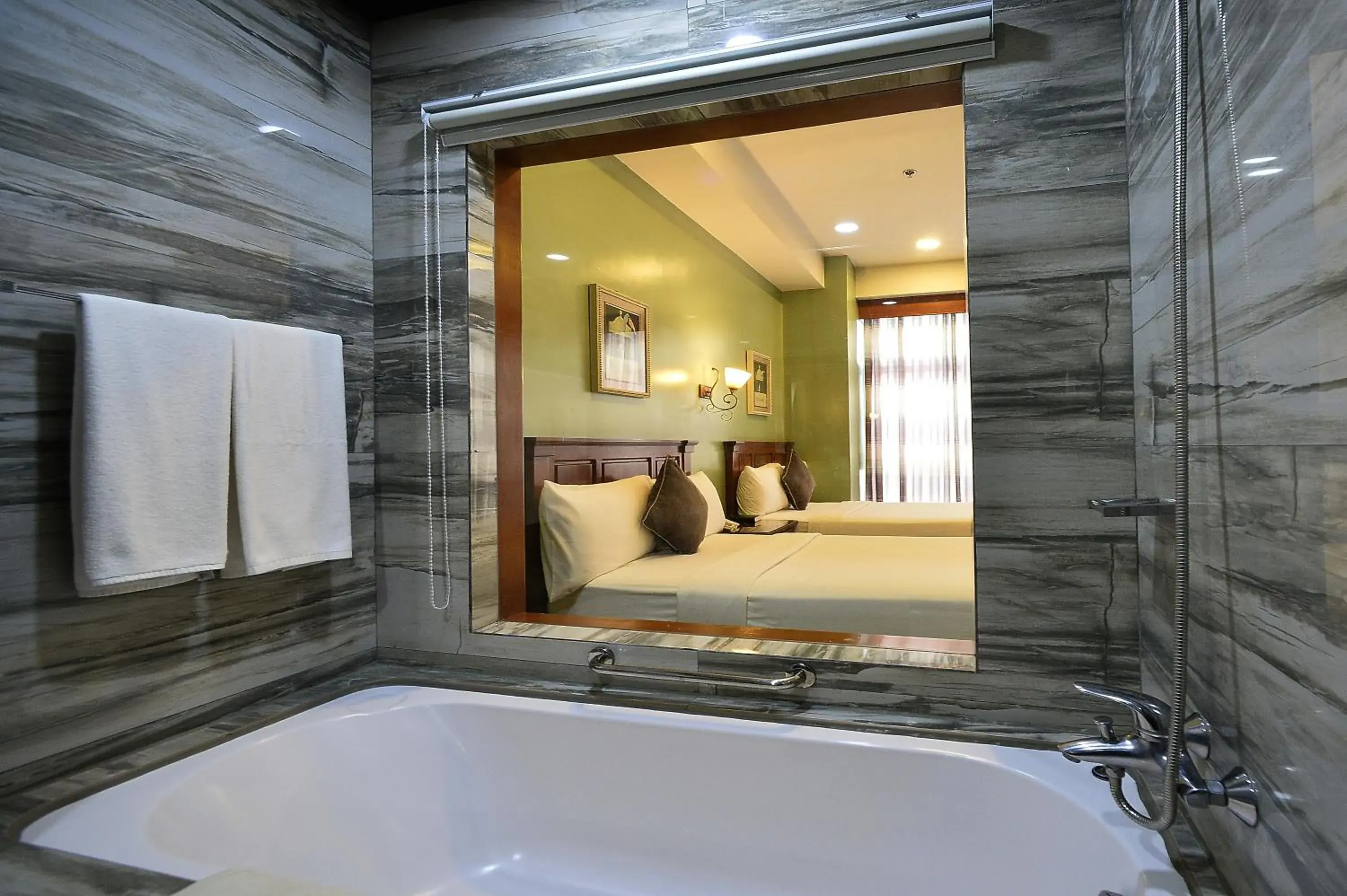 Bath, Bathroom in Paragon Hotel And Suites