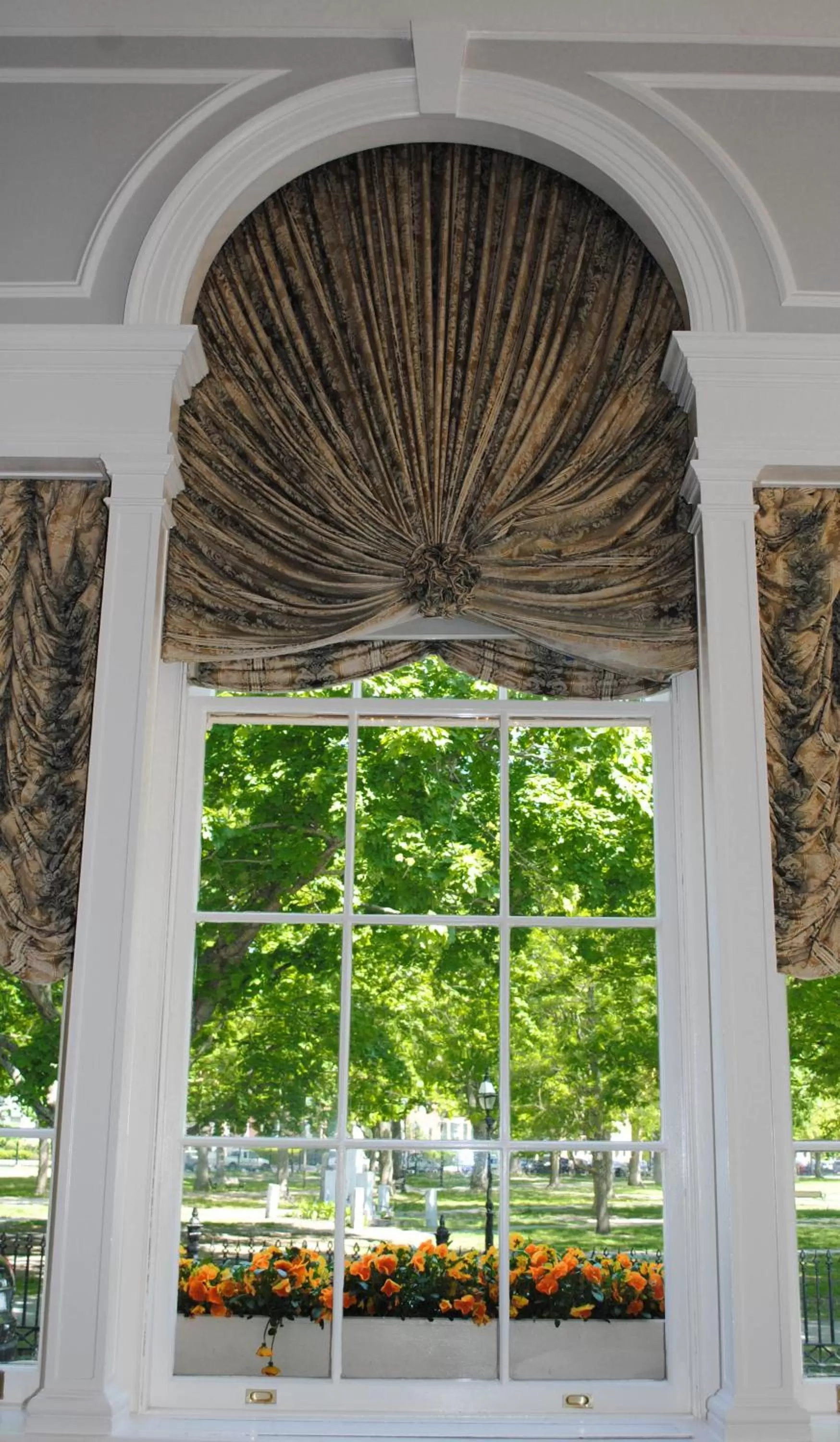 Decorative detail in Hawthorne Hotel