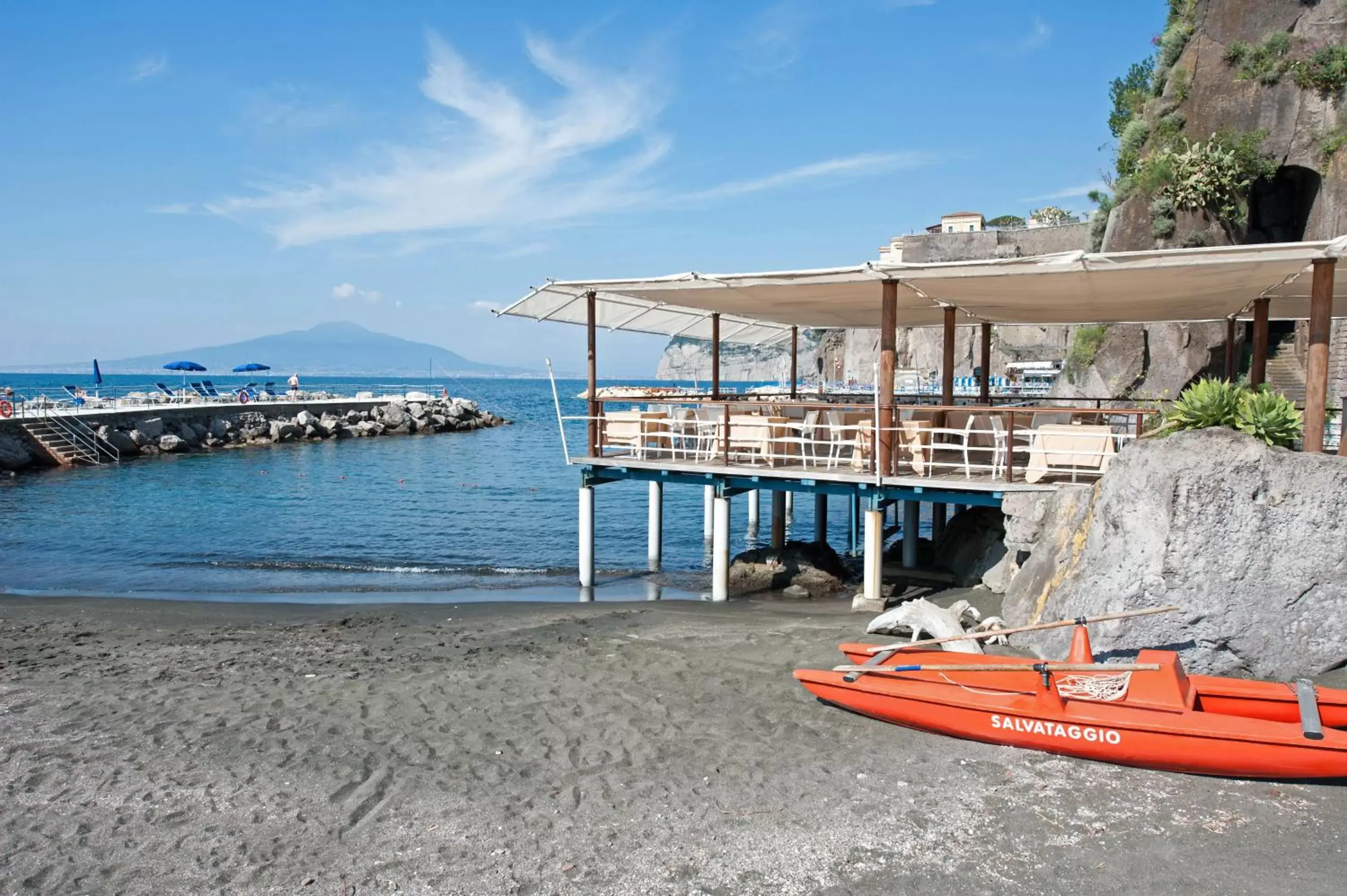 Property building, Beach in Parco dei Principi