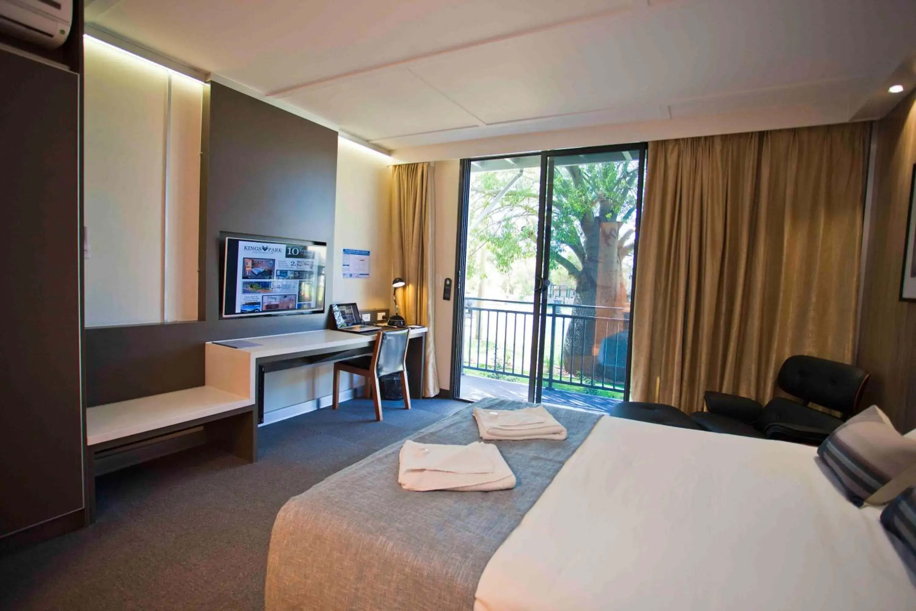 Photo of the whole room, Bed in Kings Park - Accommodation Photo of the whole room, Bed in Kings Park - Accommodation