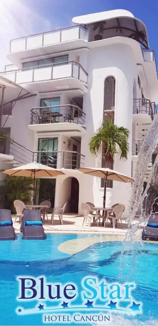 Property building, Swimming Pool in Hotel Blue Star Cancun