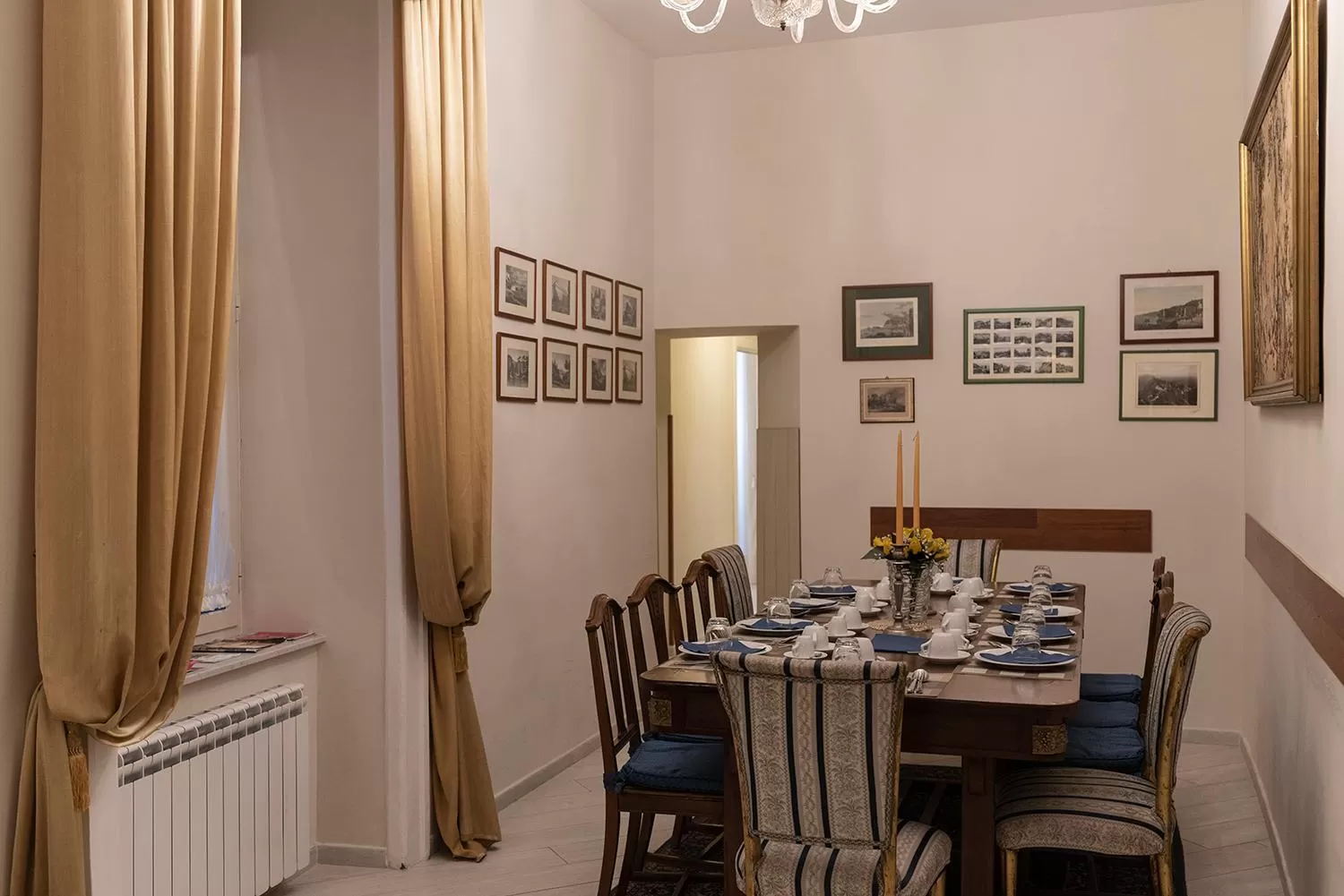 Seating area in Domus Borbonica