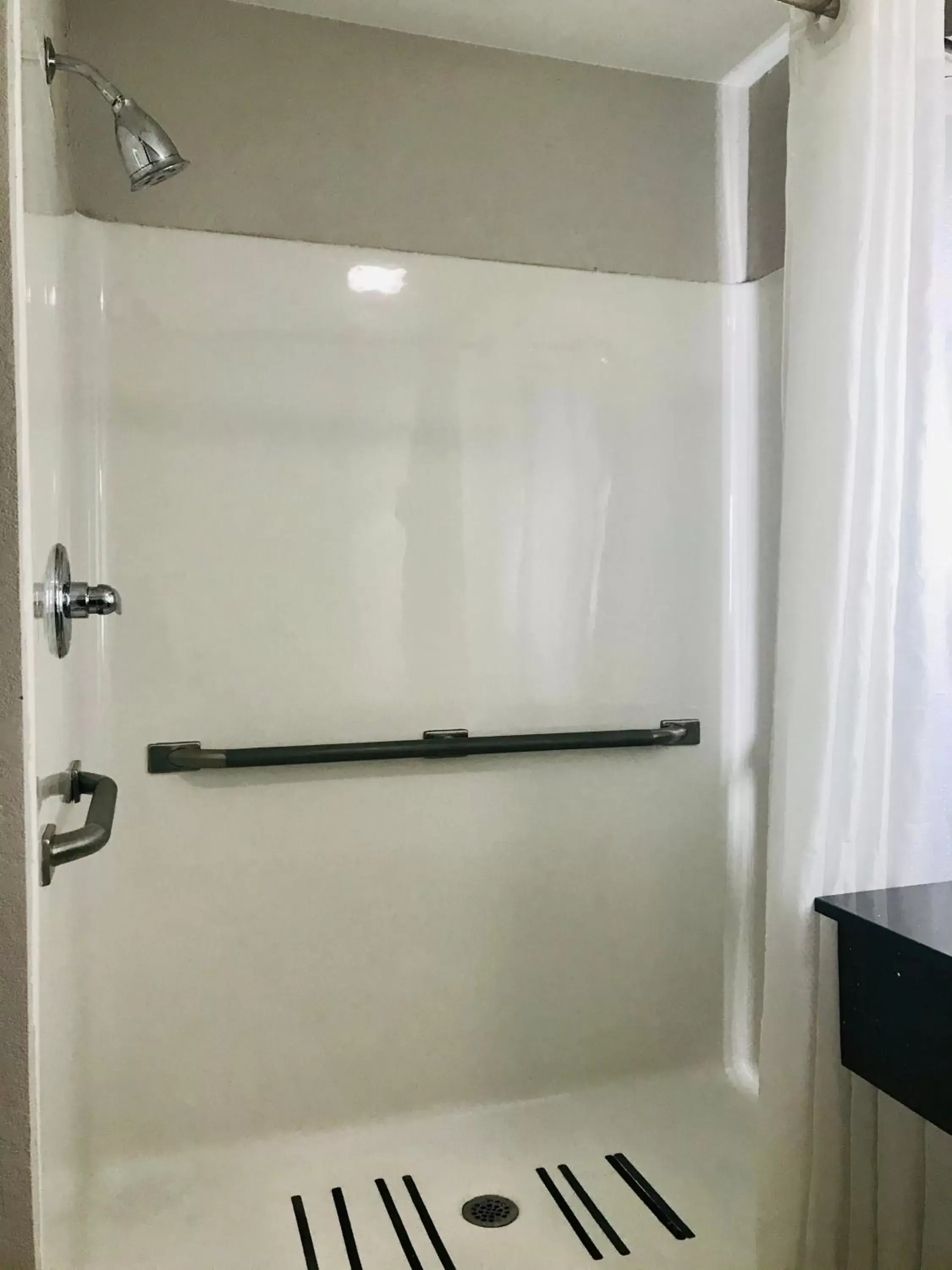 Shower, Bathroom in Country Inn & Suites by Radisson, Warner Robins, GA