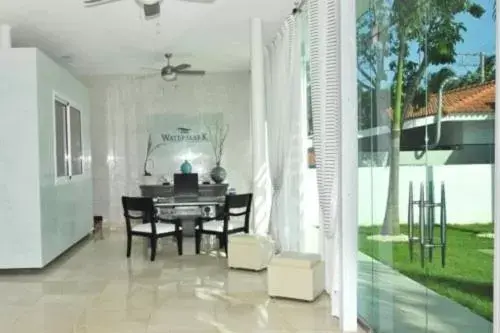 Day, Dining Area in Watermark Luxury Oceanfront Residences