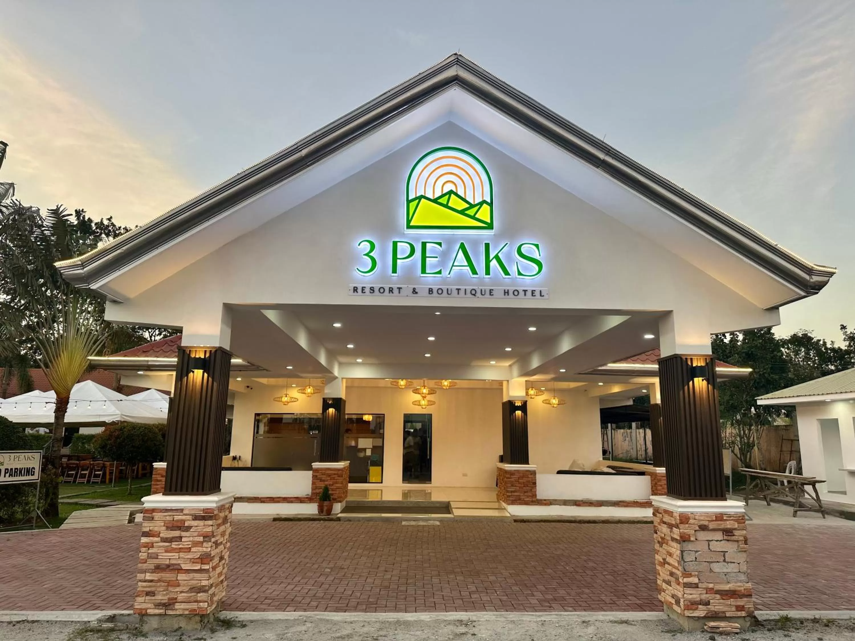 Property building in 3 Peaks Resort & Boutique Hotel