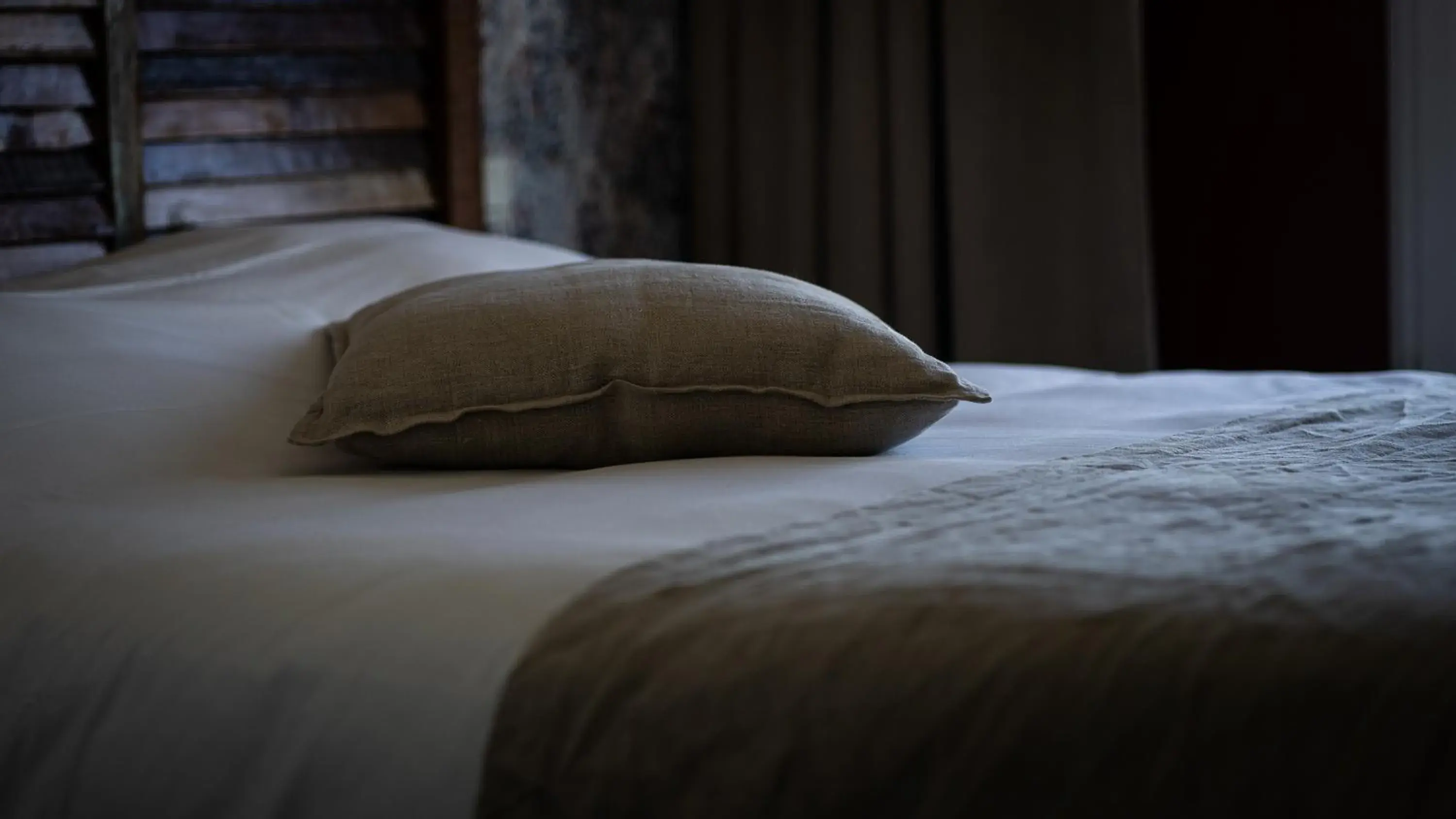 Bedroom, Bed in Hôtel Vauban