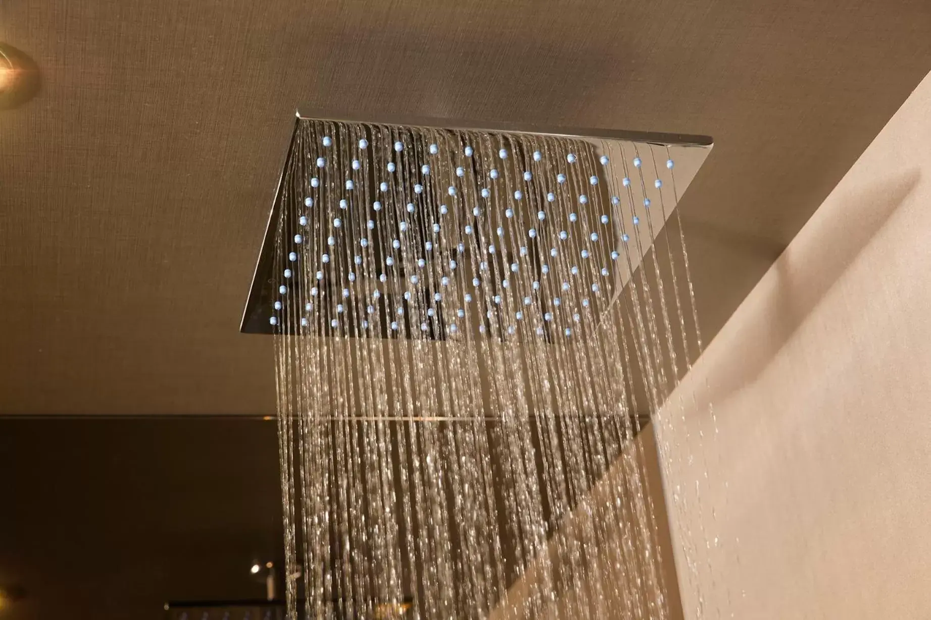Shower in Bloc Hotel London Gatwick Airport