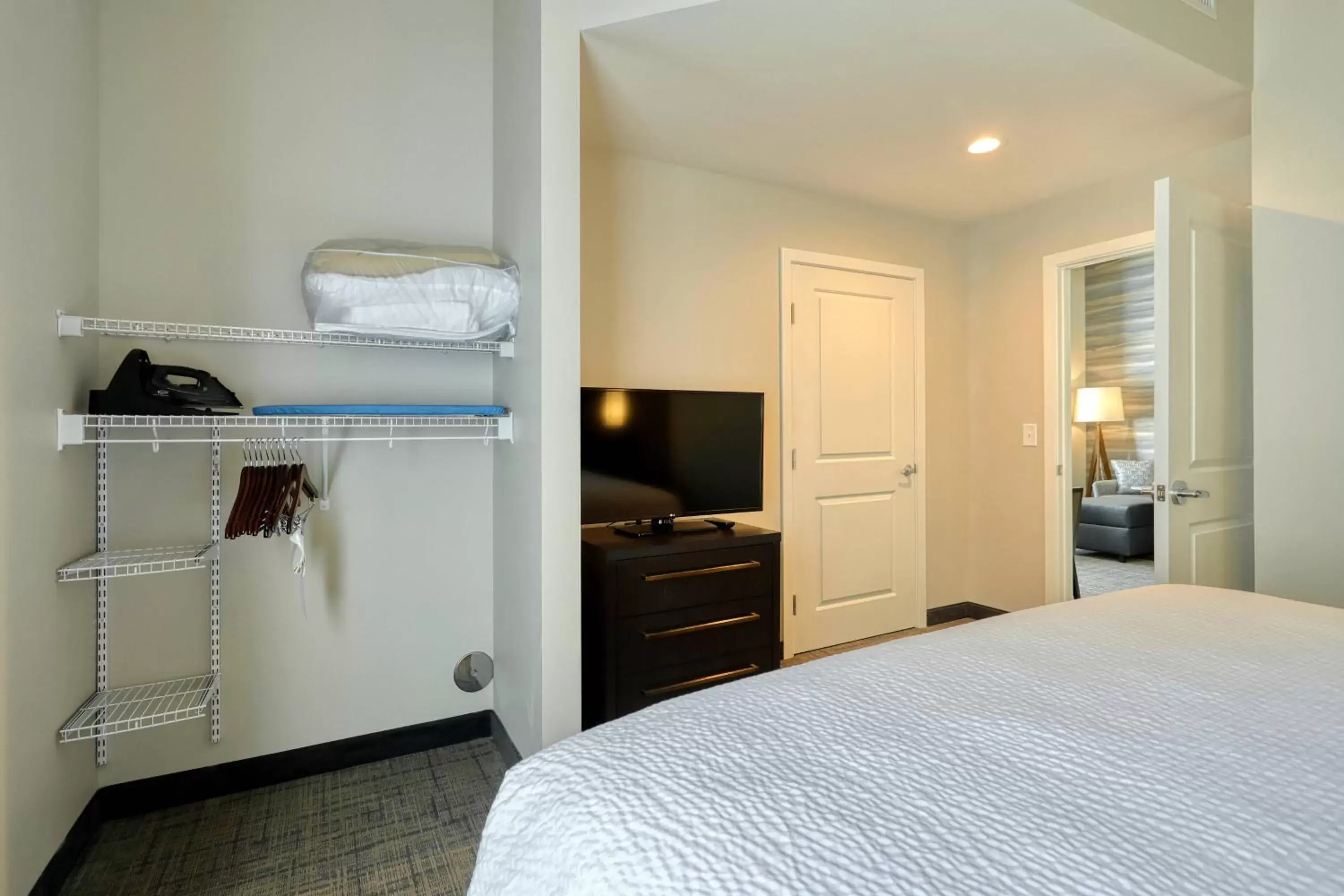 Bedroom, Bed in Residence Inn by Marriott Harrisburg North