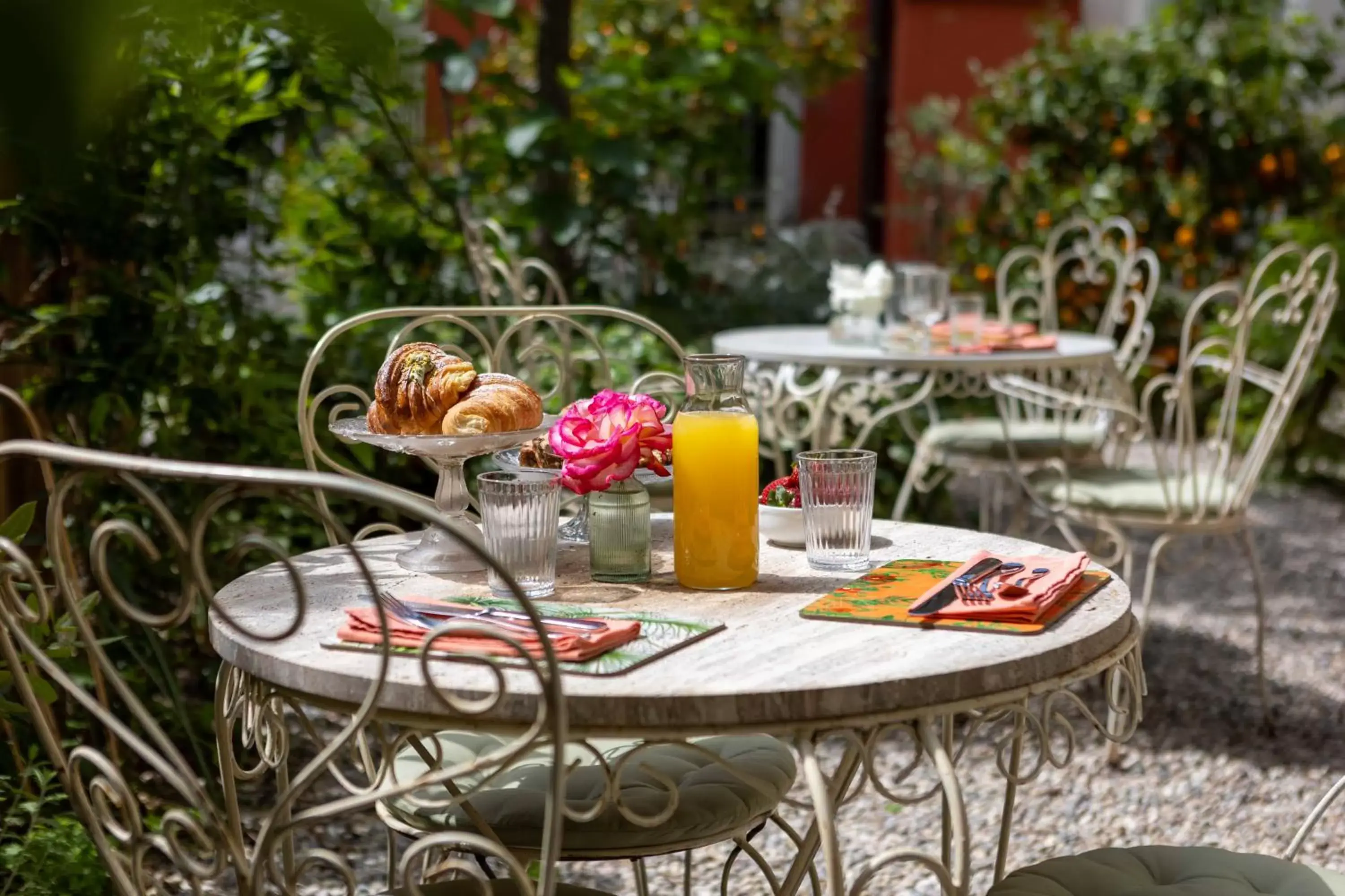 Breakfast in Secret Garden Firenze