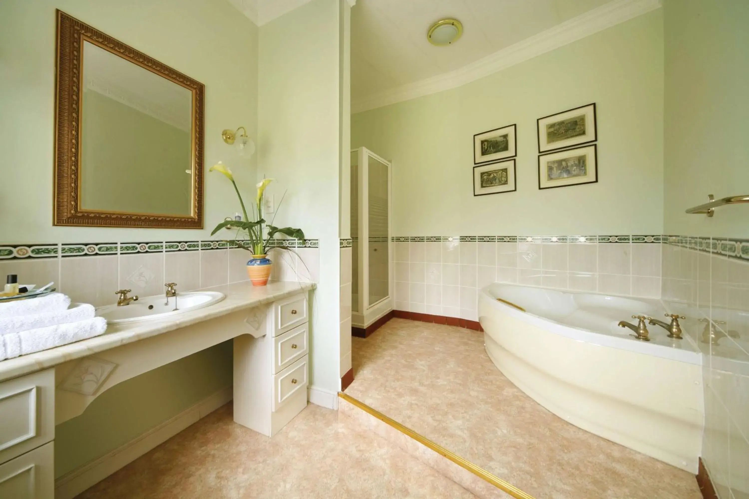 Photo of the whole room, Bathroom in Best Western Leigh Park Hotel