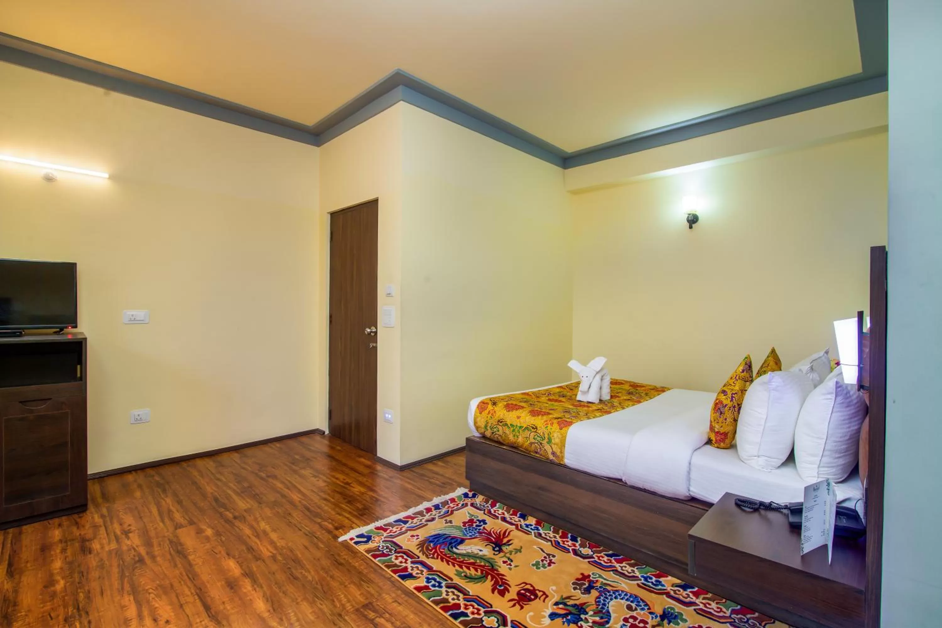 Bedroom in Muscatel Grand Silkroute - 300 Mts from MG Marg