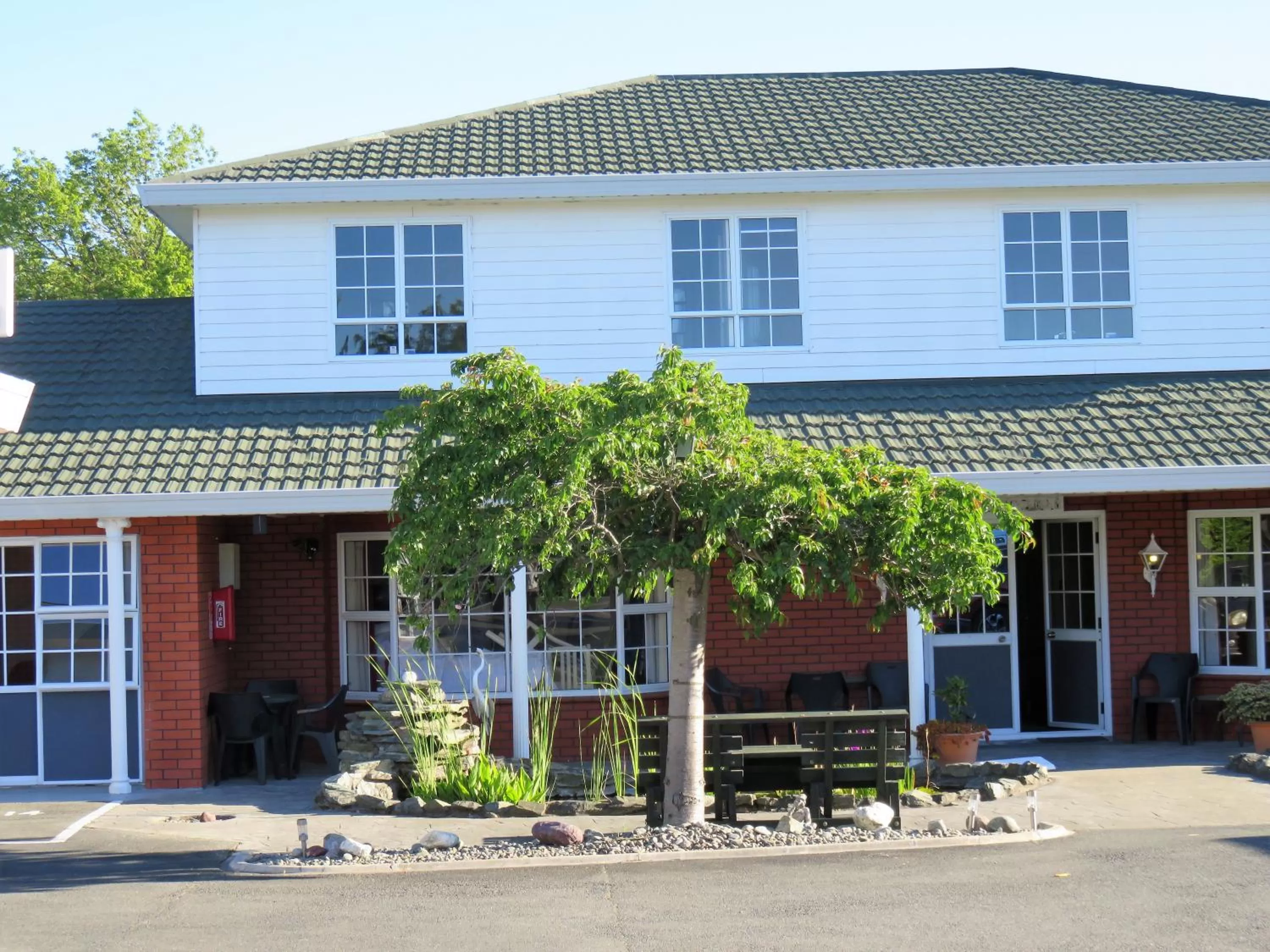 Facade/entrance in Admirals Motor Lodge