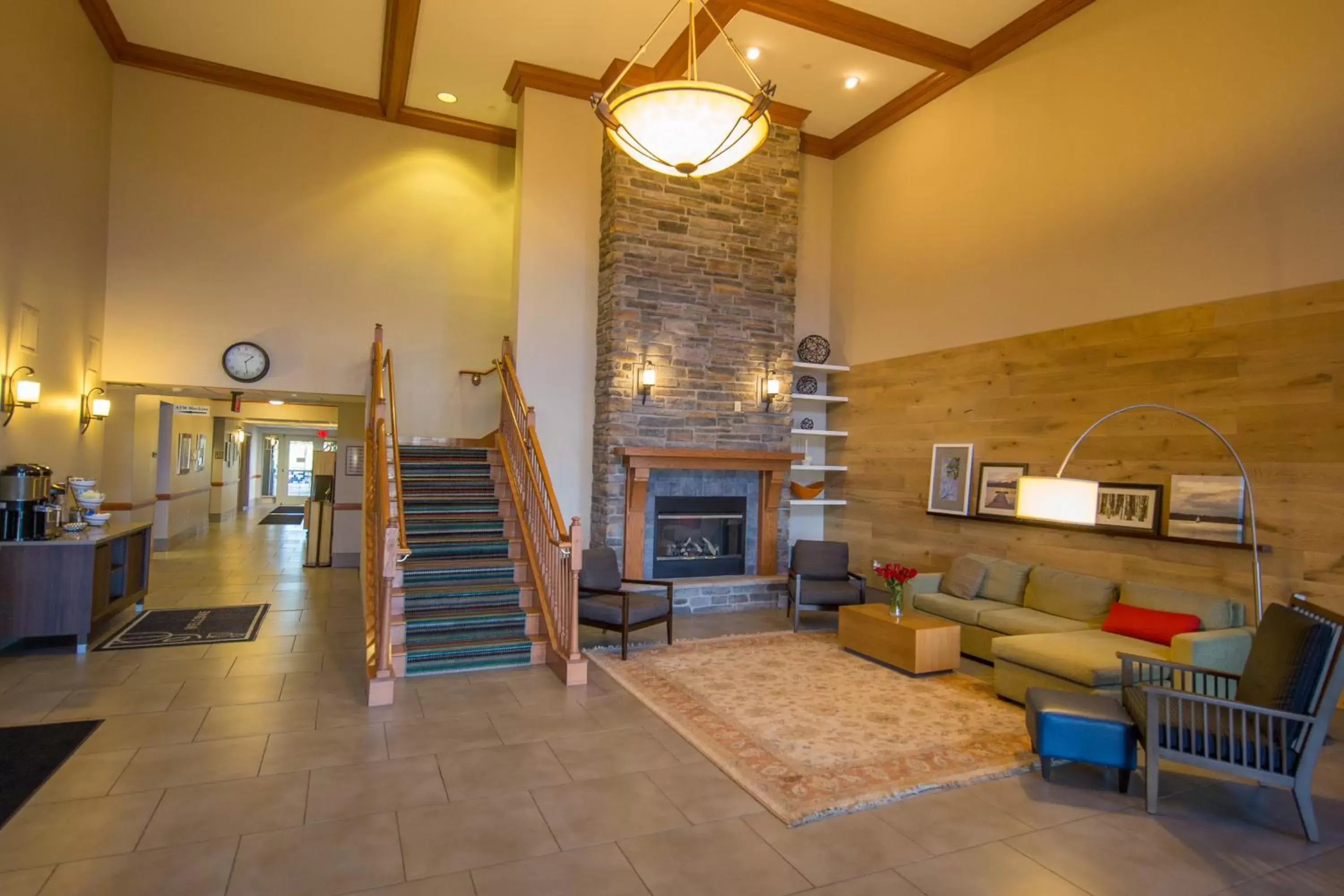 Living room in Country Inn & Suites by Radisson, Portage, IN