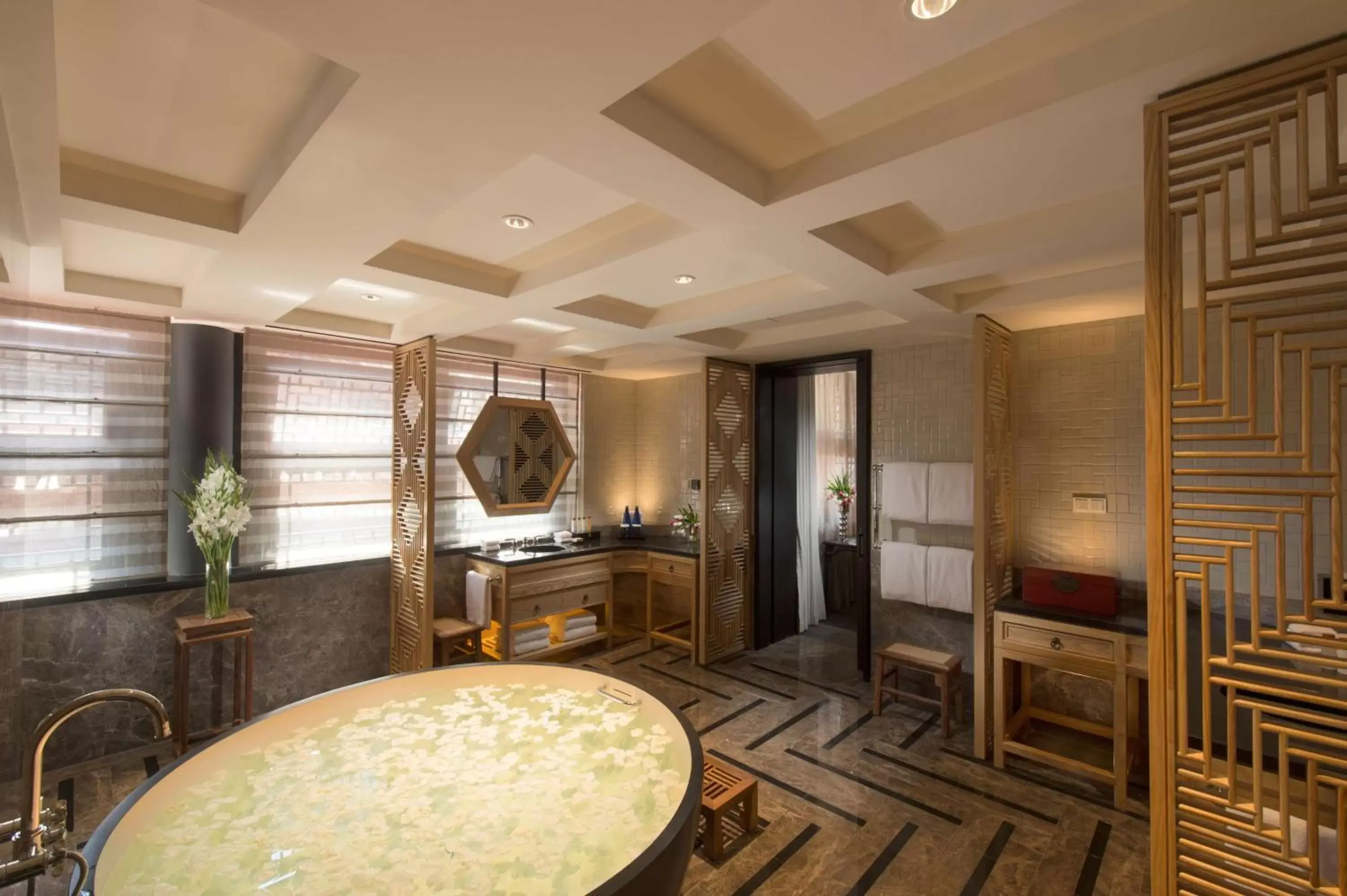 Bathroom in Waldorf Astoria Beijing