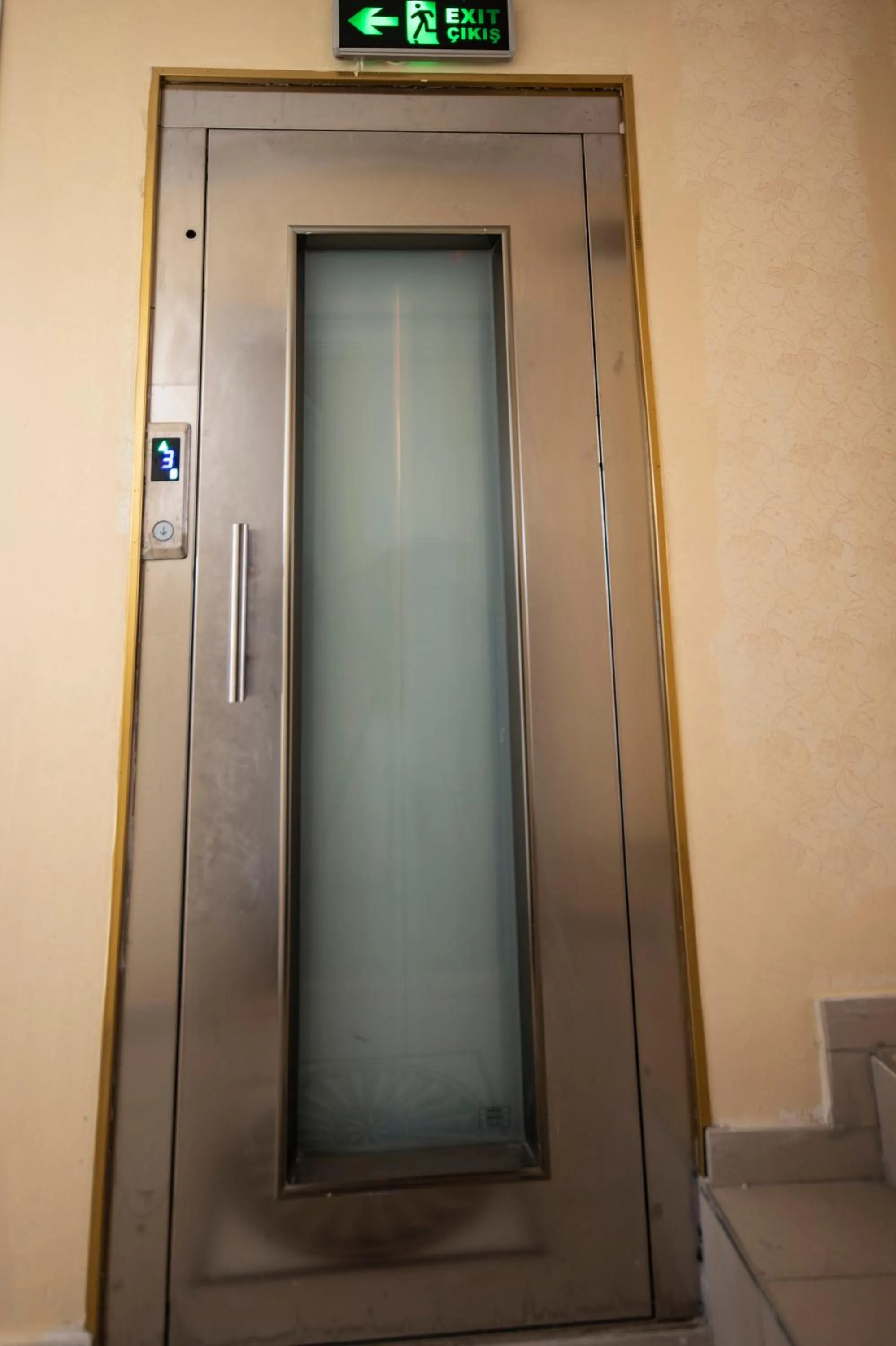 elevator in Paris Garden Hotel Istanbul