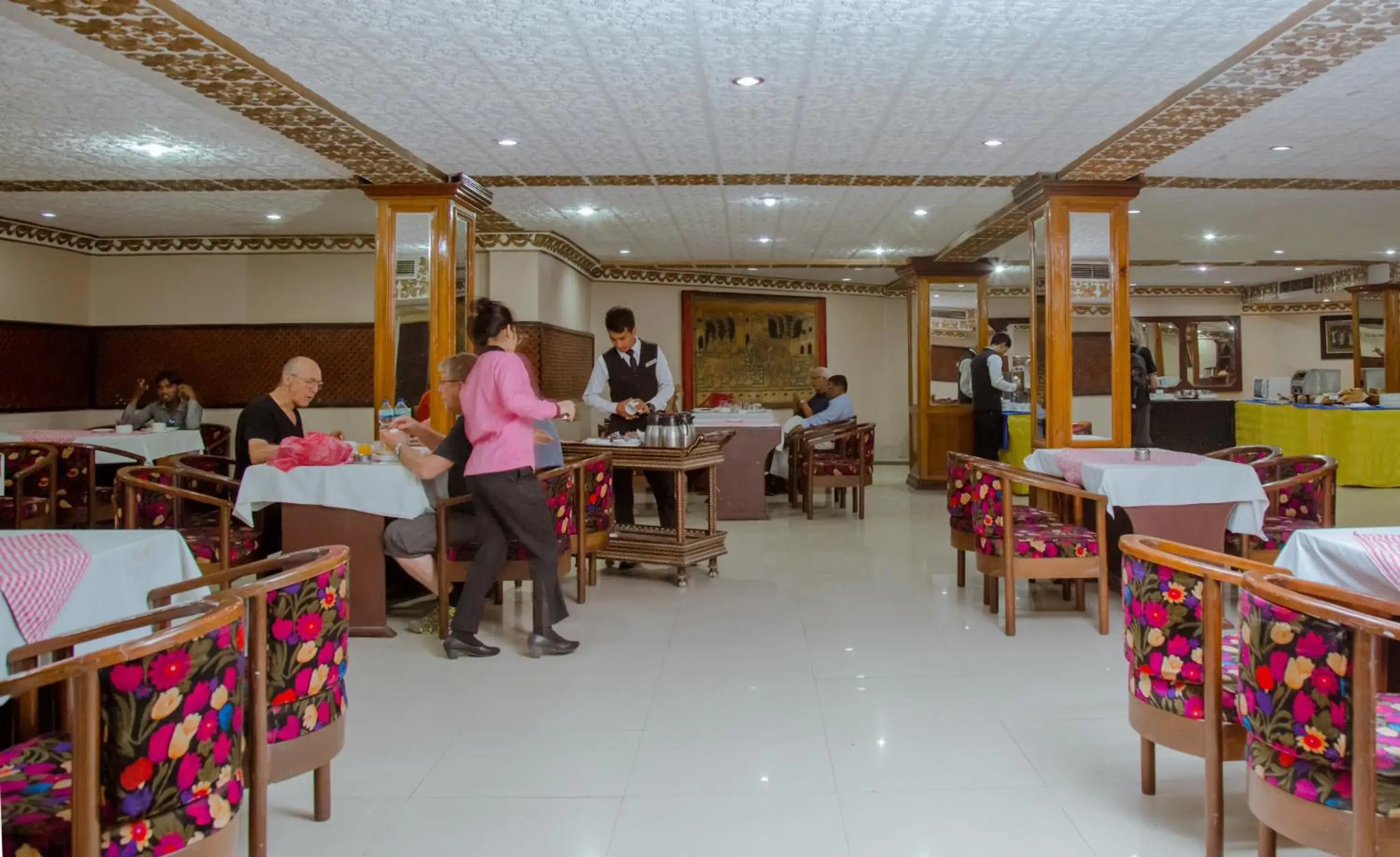 Restaurant/Places to Eat in Hotel Vaishali