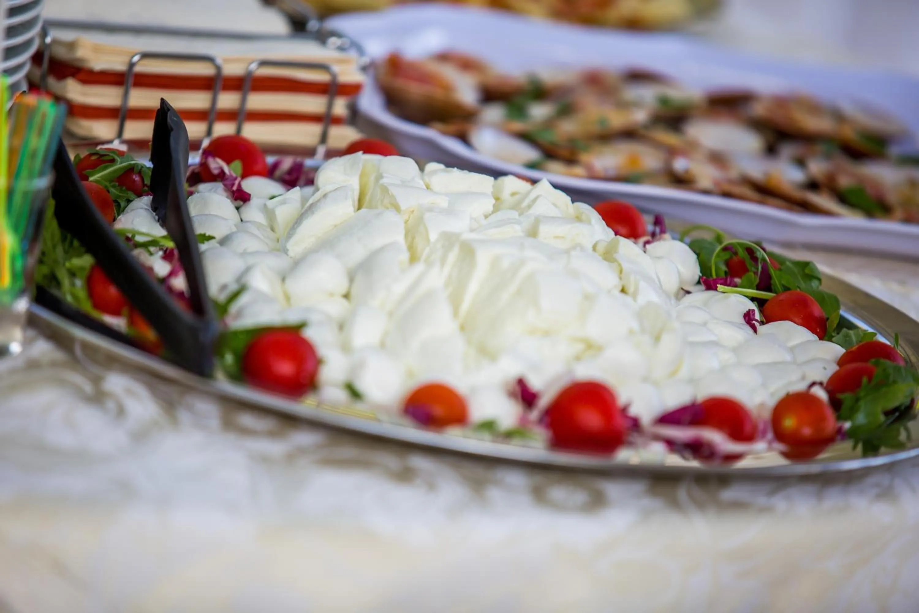 Restaurant/places to eat in Hotel Ares