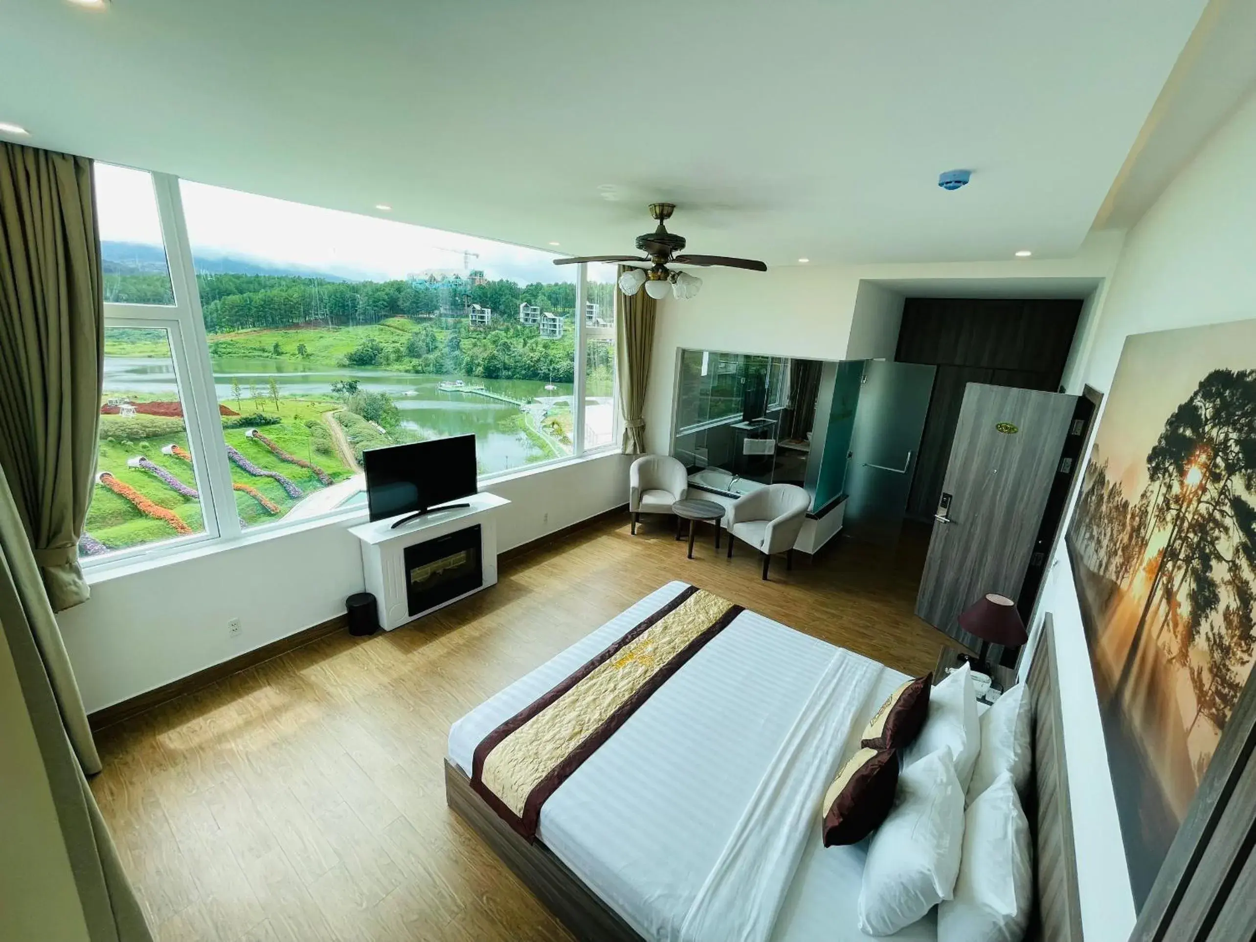 Bedroom, Seating Area in Dalat Wonder  Resort