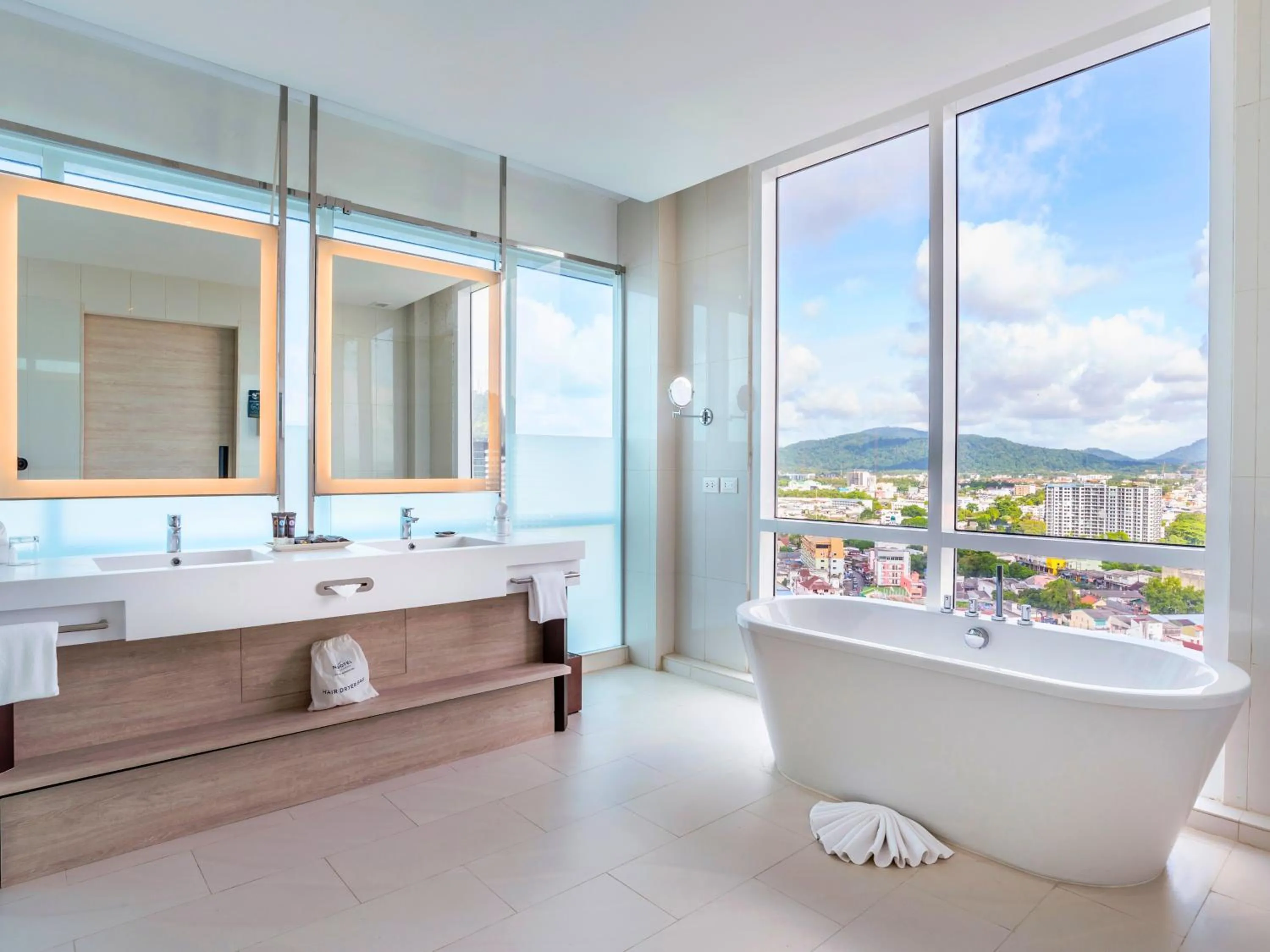 Bathroom in Novotel Phuket City Phokeethra